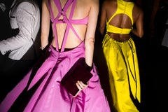 « Le tissage de la scène (Met Gala avec Ming Xi & Gabrielle Union) » - Abstrait audacieux