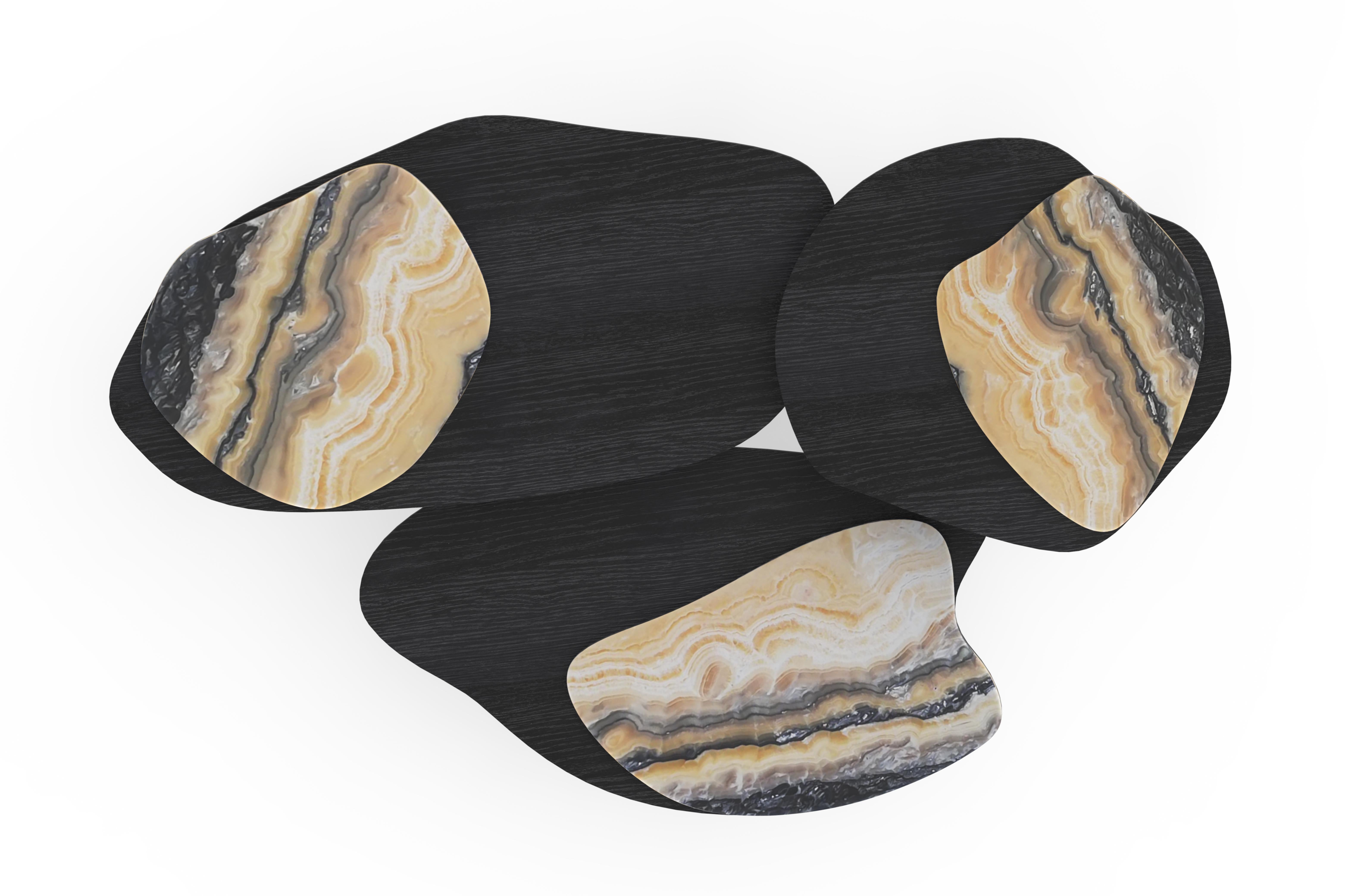 Landscape Nesting Couchtische 3er Set, Nilo Onyx, Eiche, Handgefertigt von Greenapple im Zustand „Neu“ im Angebot in Lisboa, PT
