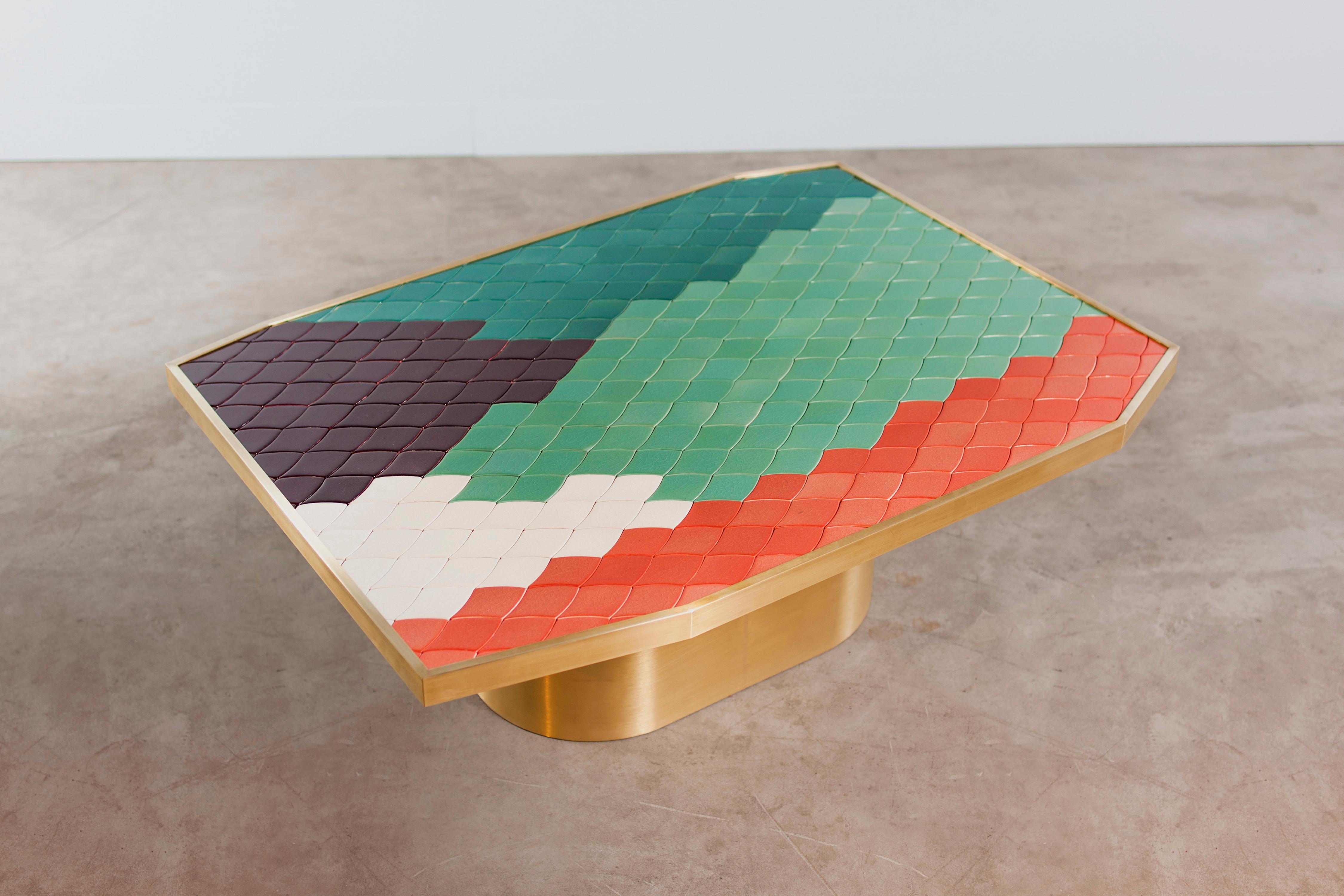 Depuis l'ouverture de son studio d'architecture d'intérieur à Paris en 1999, India Mahdavi ne cesse de repousser les limites de son conseil en création, du design à l'architecture, en passant par la scénographie et le stylisme. Sillonnant le monde