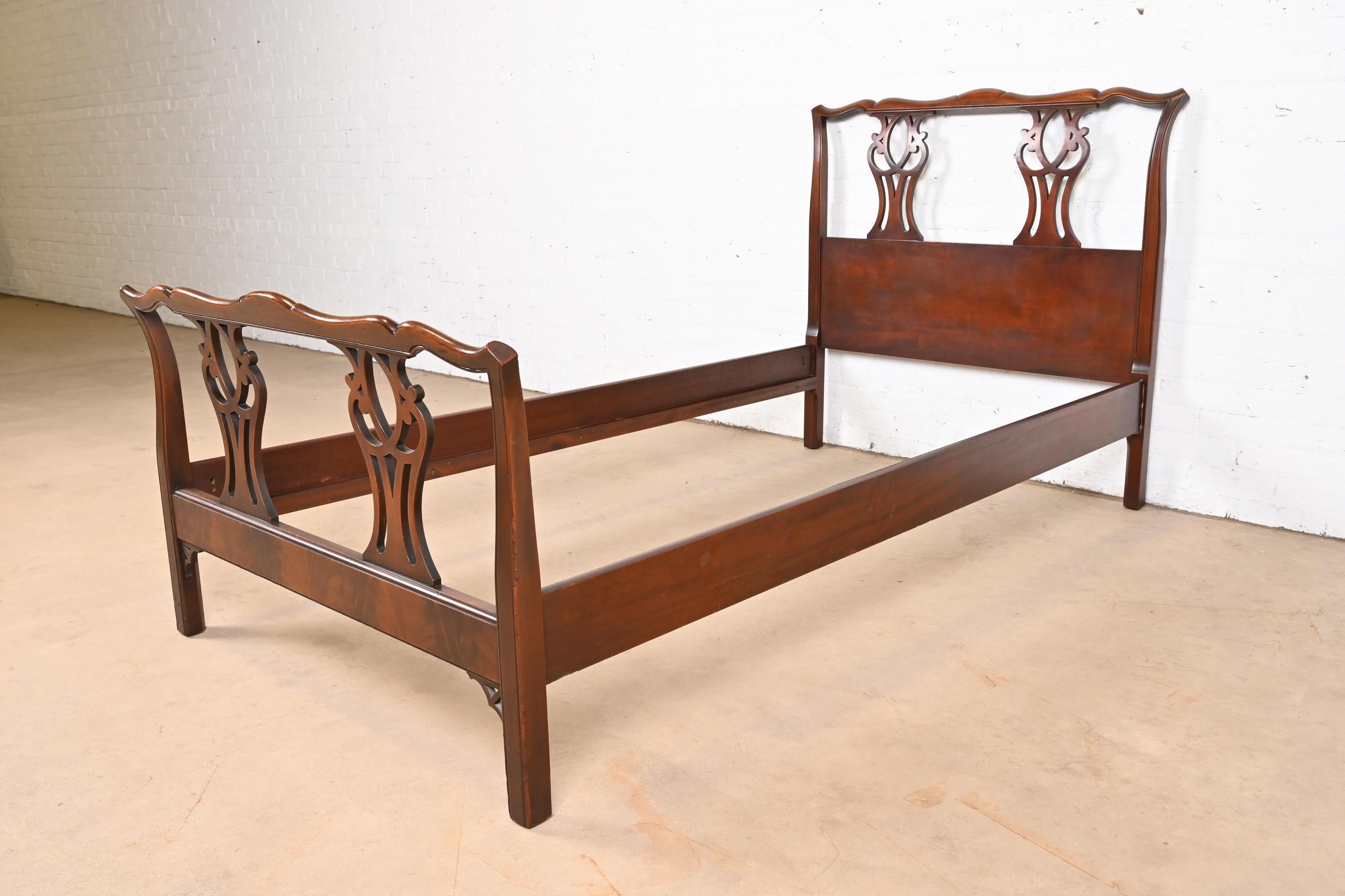 Mid-20th Century Landstrom Georgian Carved Mahogany Twin Size Bed, Circa 1940s For Sale