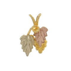Landstrom's Black Hills Gold Pendant - Yellow Gold 10k Grape Cluster & Leaves