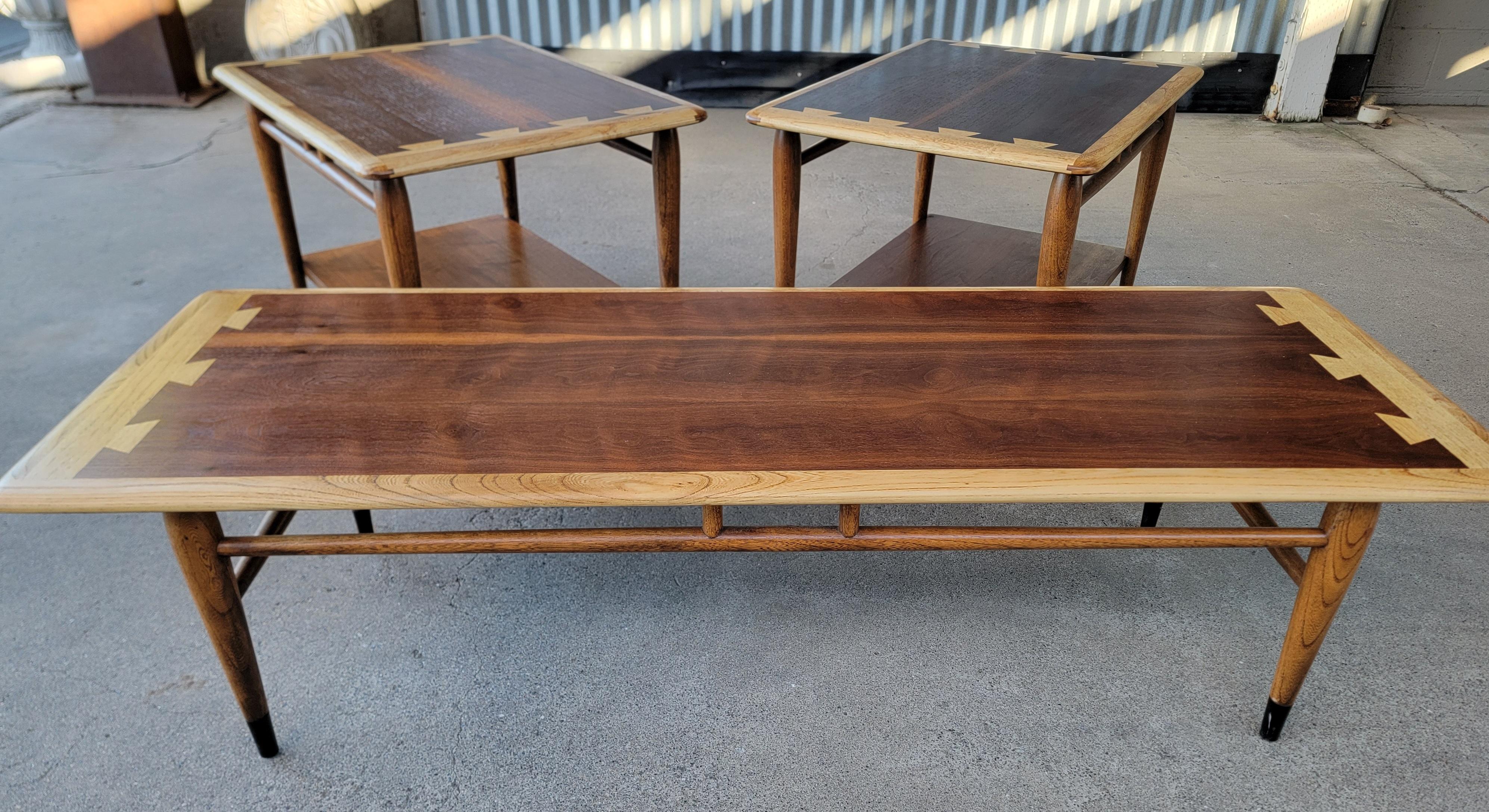 Lane Acclaim Couchtisch & Paar Beistelltische, 3-teiliges Set (Moderne der Mitte des Jahrhunderts) im Angebot