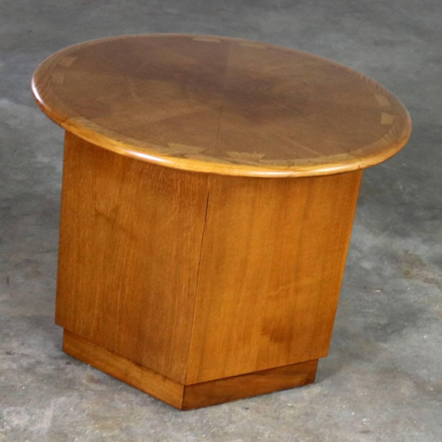Lane Acclaim Dovetail End Table Round Top and Hexagon Cabinet Base by Andre Bus 3