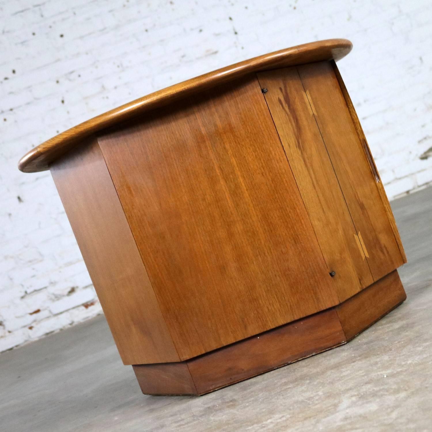 20th Century Lane Acclaim Dovetail End Table Round Top and Hexagon Cabinet Base by Andre Bus