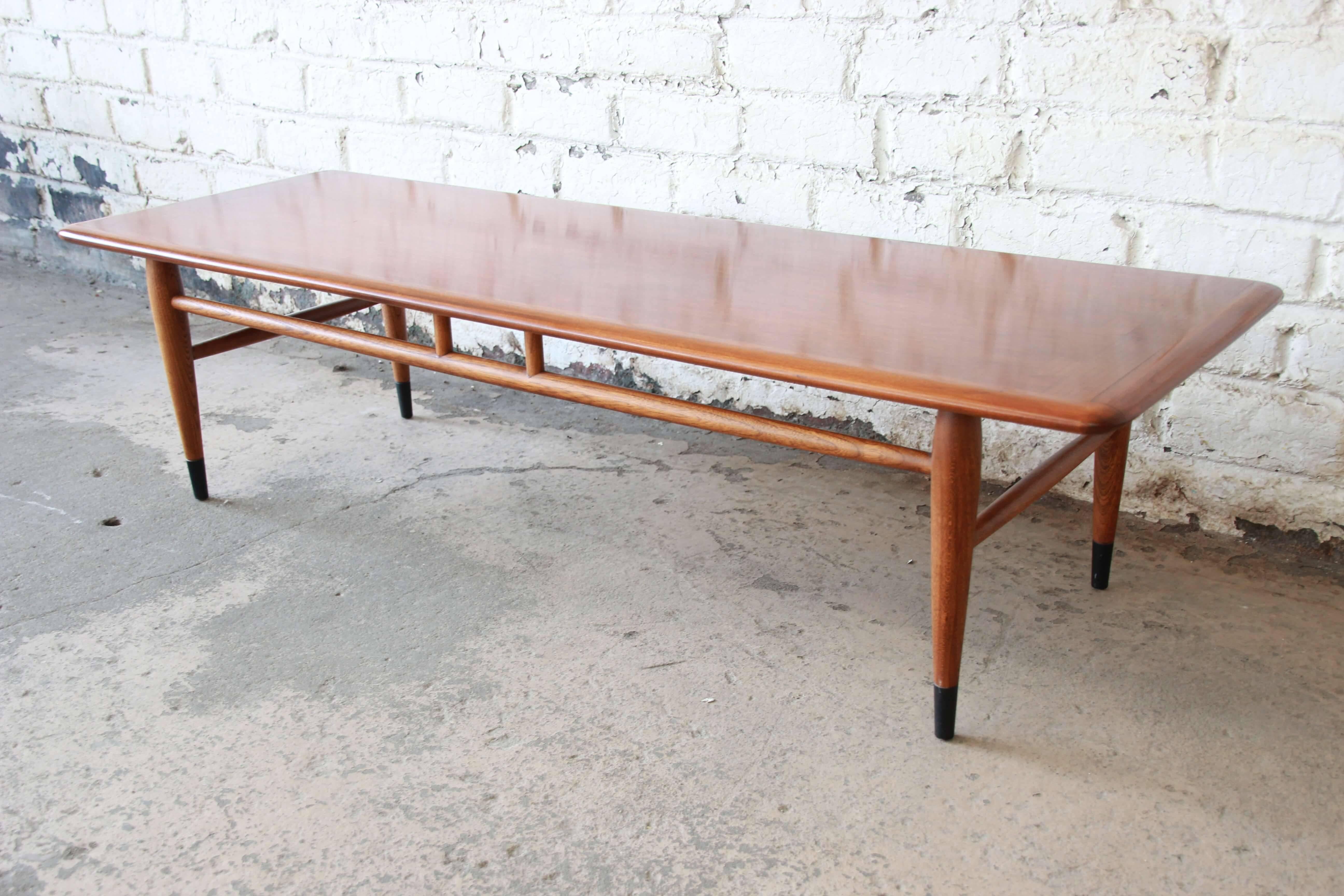 Lane Acclaim Mid-Century Modern Coffee Table In Good Condition In South Bend, IN