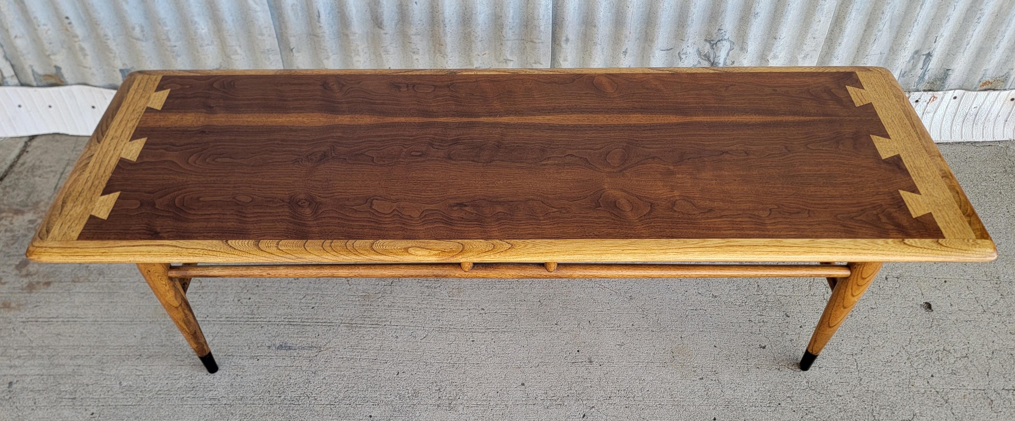American Lane Acclaim Mid-Century Modern Coffee Table For Sale