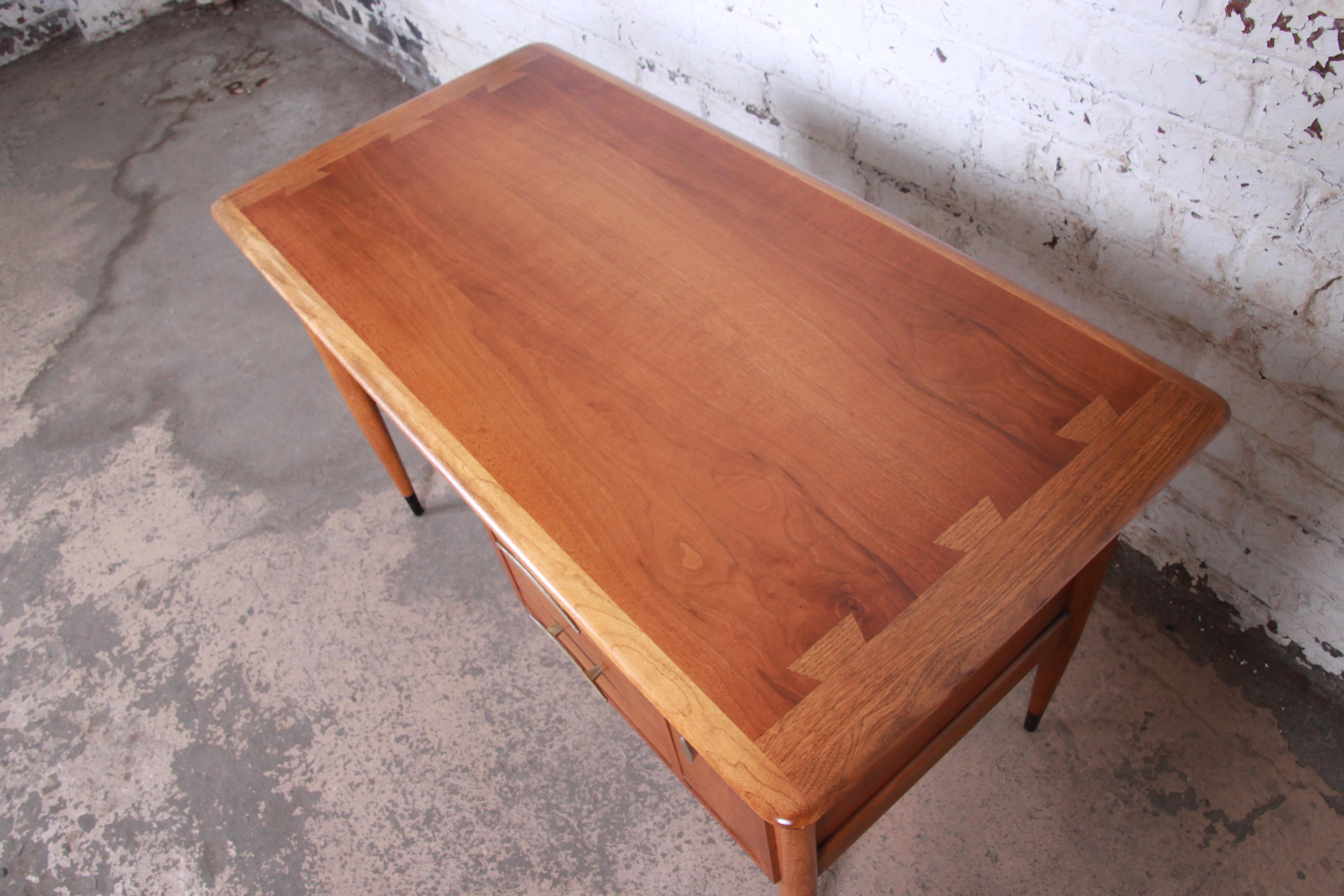 Mid-20th Century Lane Acclaim Mid-Century Modern Sculpted Walnut Desk, 1960s