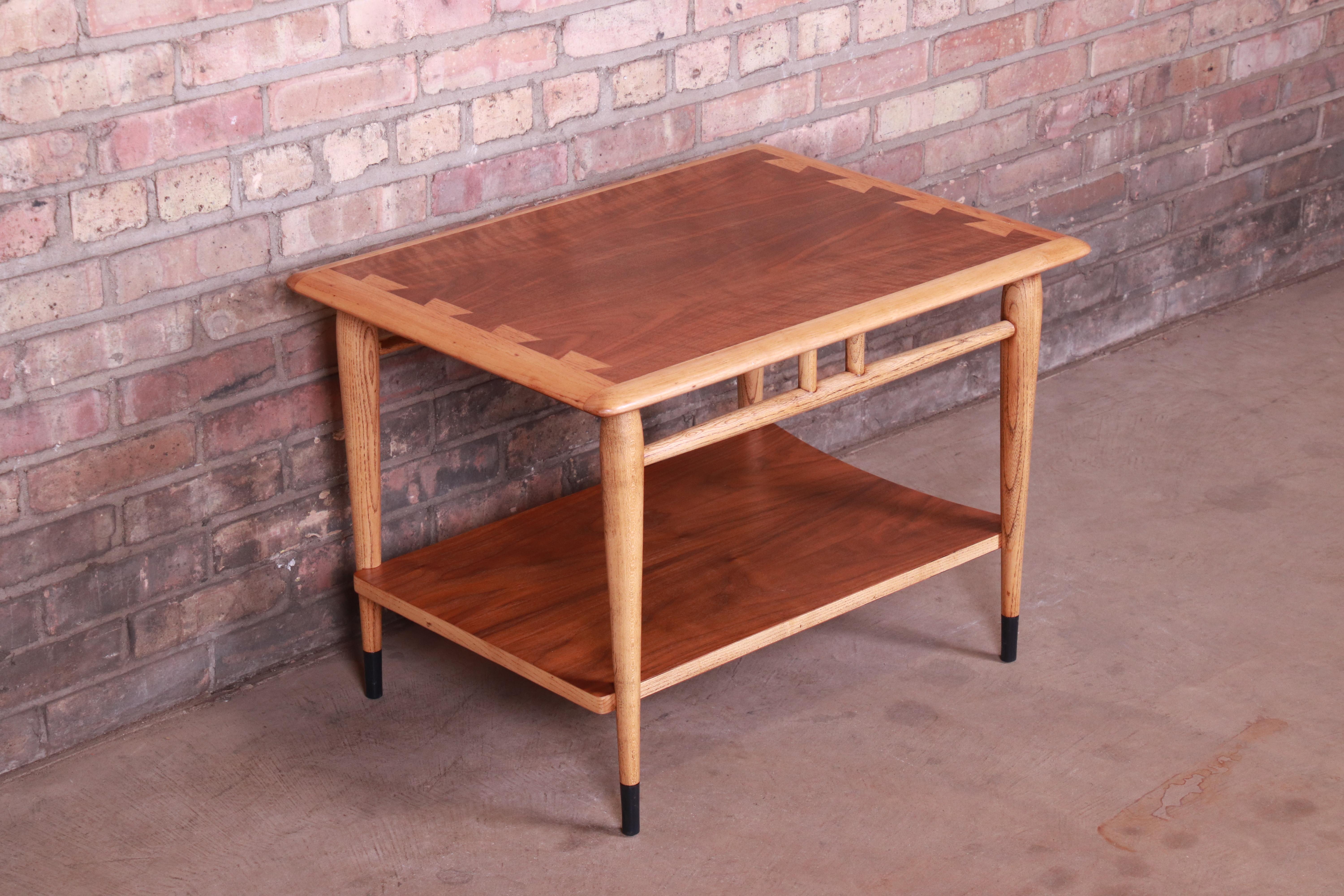 Lane Acclaim Mid-Century Modern Side Table, Newly Refinished In Good Condition In South Bend, IN