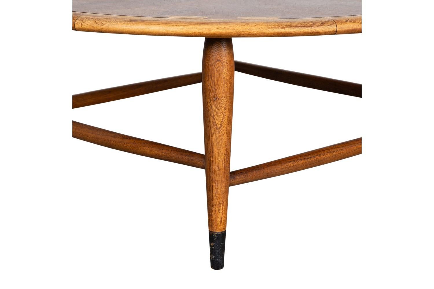 Lane Acclaim Mid-Century Runder Couchtisch mit Schwalbenschwanzintarsie (Mitte des 20. Jahrhunderts)