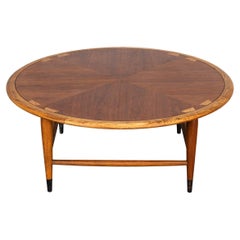 Lane Acclaim Mid-Century Runder Couchtisch mit Schwalbenschwanzintarsie
