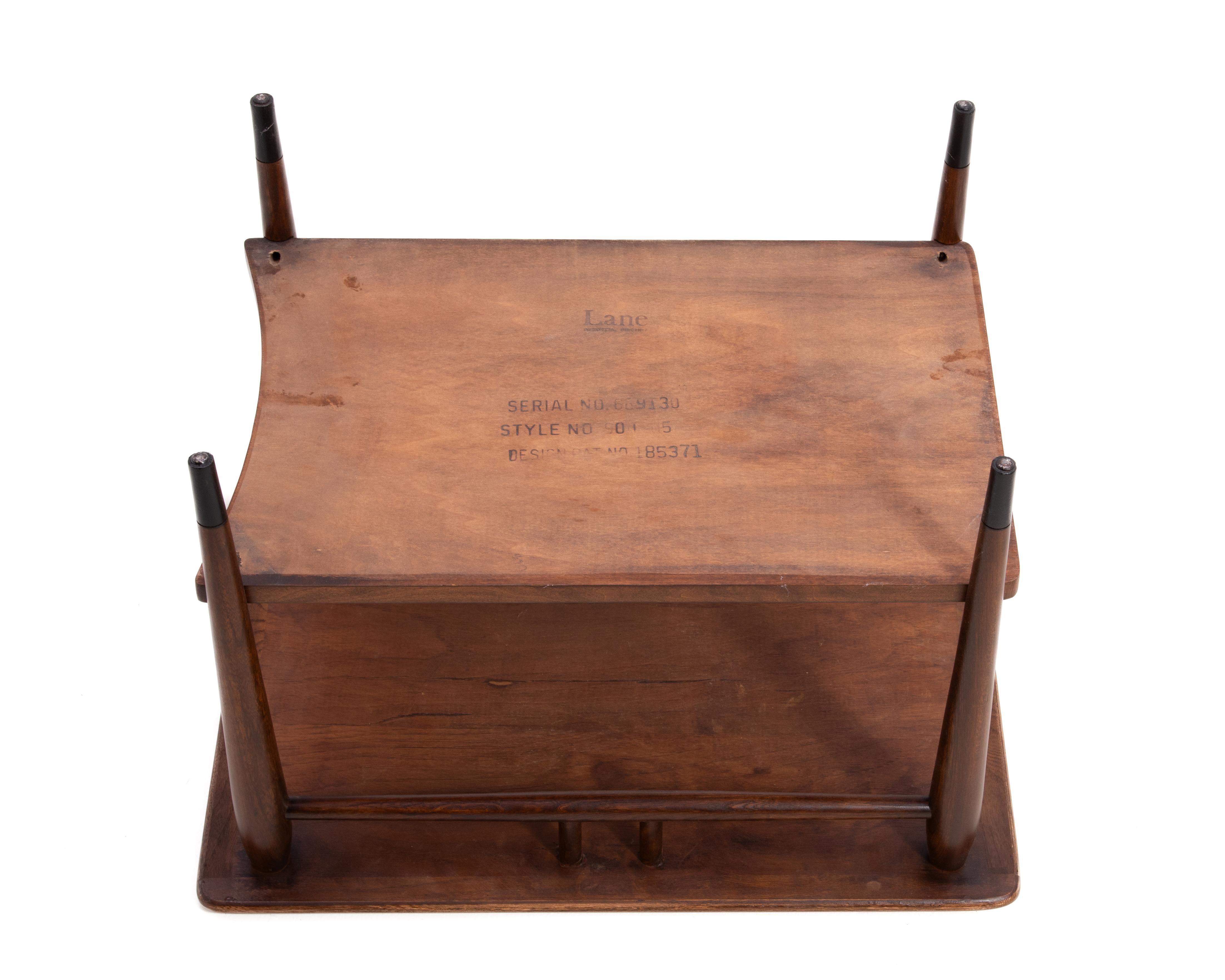 Lane Acclaim Mesa auxiliar Mid Century Fresno nogal en venta 6