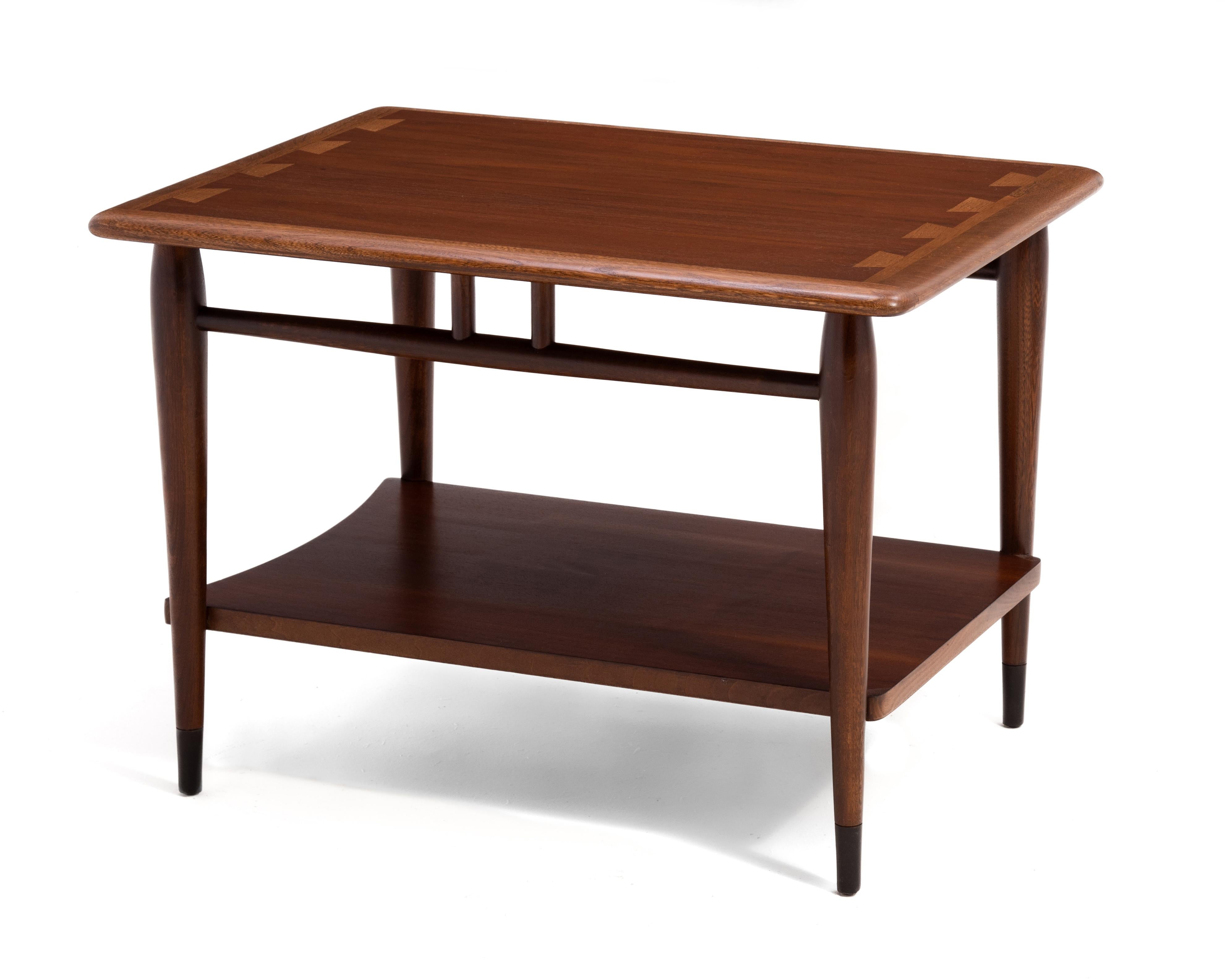 Lane Acclaim Mesa auxiliar Mid Century Fresno nogal Estadounidense en venta