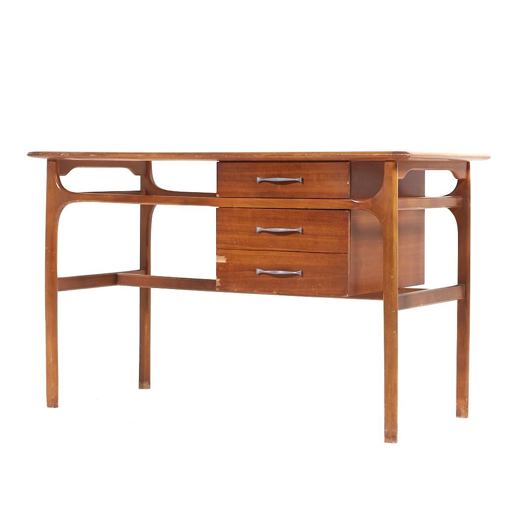 Lane Acclaim Nussbaum-Schreibtisch aus der Jahrhundertmitte (Moderne der Mitte des Jahrhunderts) im Angebot