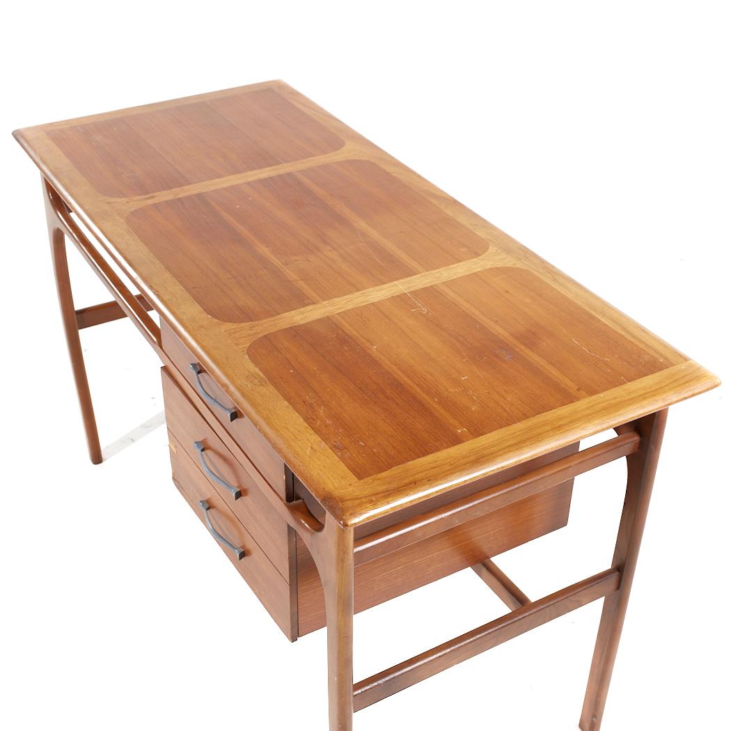 Lane Acclaim Mid Century Walnut Desk For Sale 1