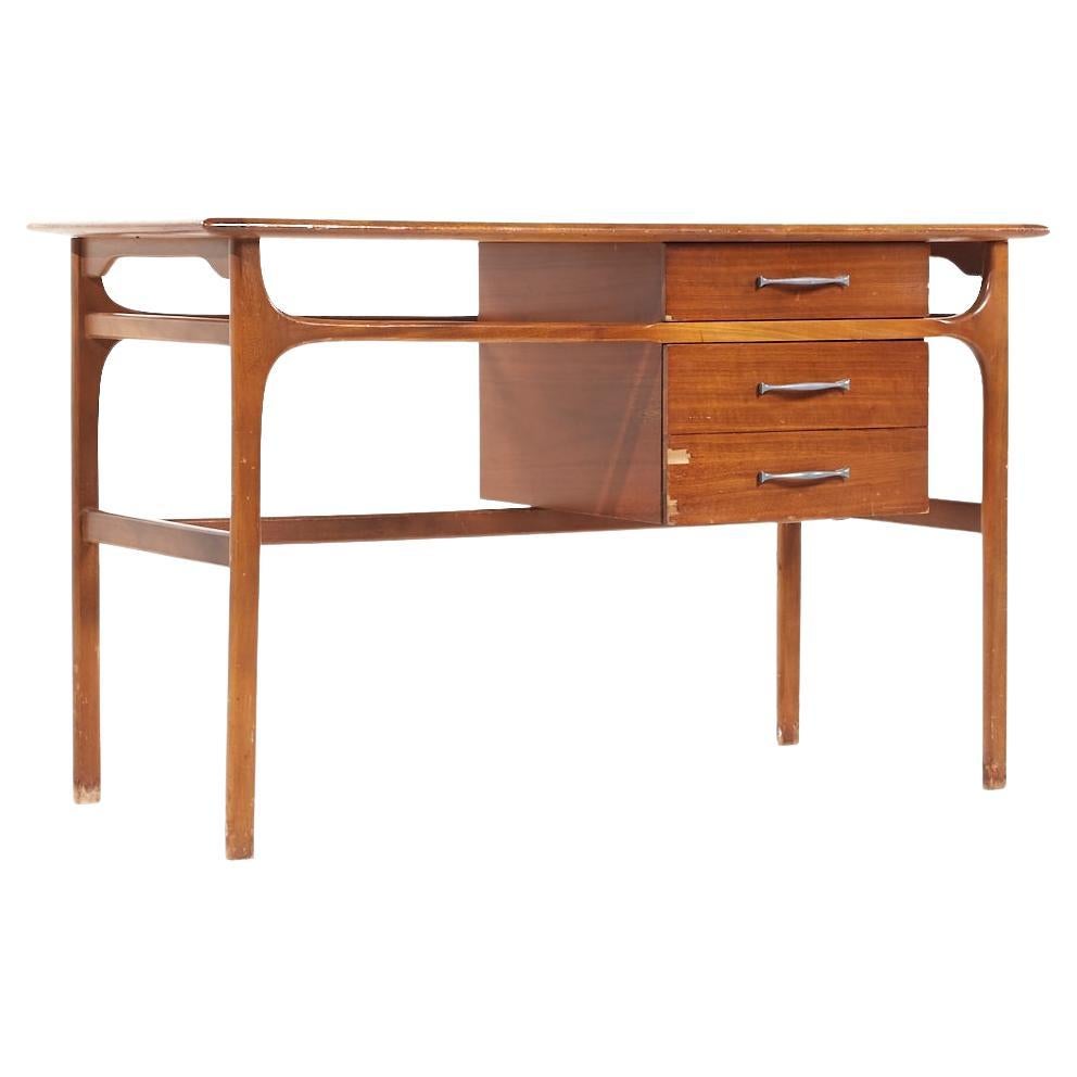 Lane Acclaim Nussbaum-Schreibtisch aus der Jahrhundertmitte im Angebot