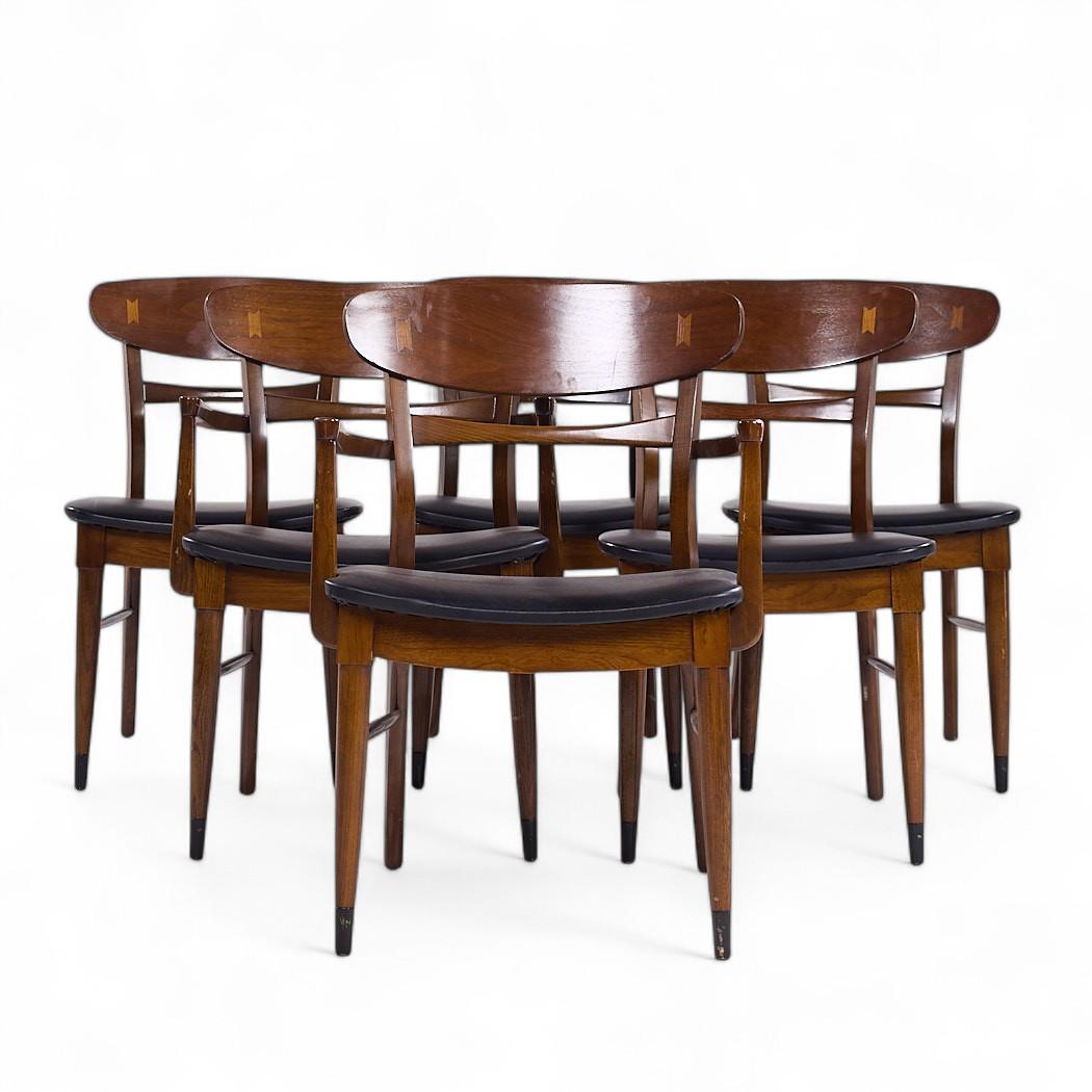 Lane Acclaim Sillas de comedor de nogal de mediados de siglo - Set de 6

Cada silla sin brazos mide 19,5 de ancho x 20 de fondo x 32 de alto, con una altura de asiento de 17 pulgadas				
Cada silla de capitán mide 22 de ancho x 21 de fondo x 32 de