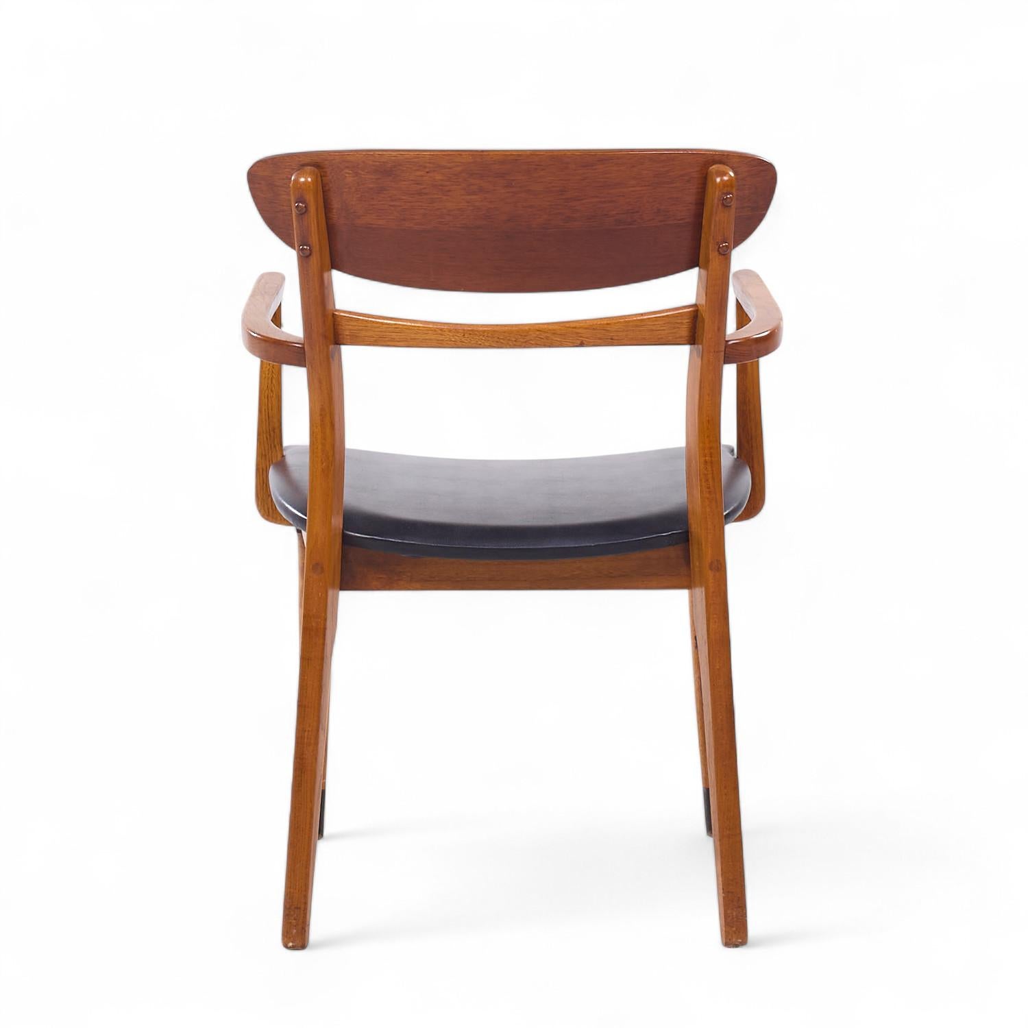Lane Acclaim Mid Century Nussbaum Esszimmerstühle - 6er Set im Angebot 2