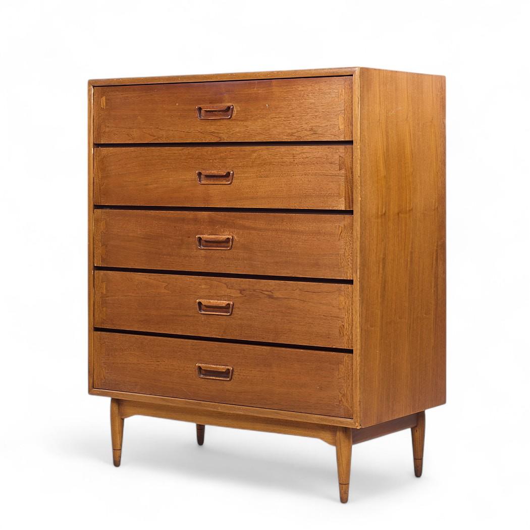 Lane Acclaim Mid Century Nussbaum Highboy Kommode (Moderne der Mitte des Jahrhunderts) im Angebot