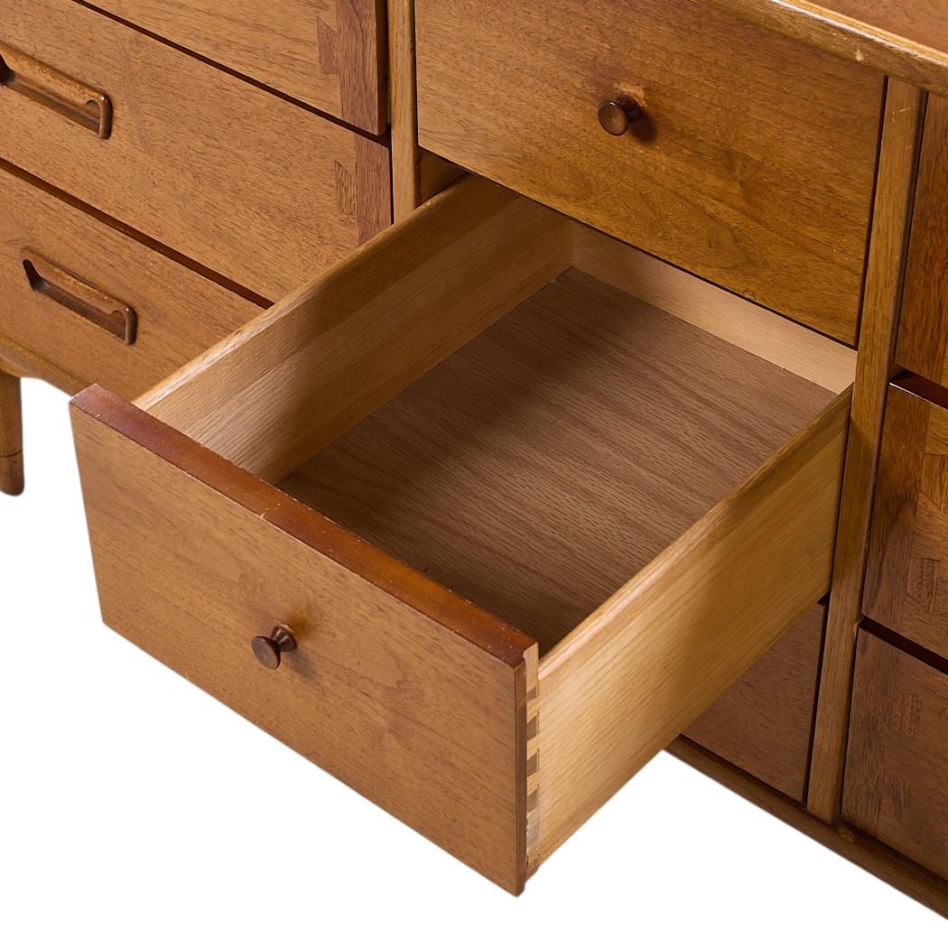 Lane Acclaim Mid Century Nussbaum Lowboy Kommode (Walnuss) im Angebot