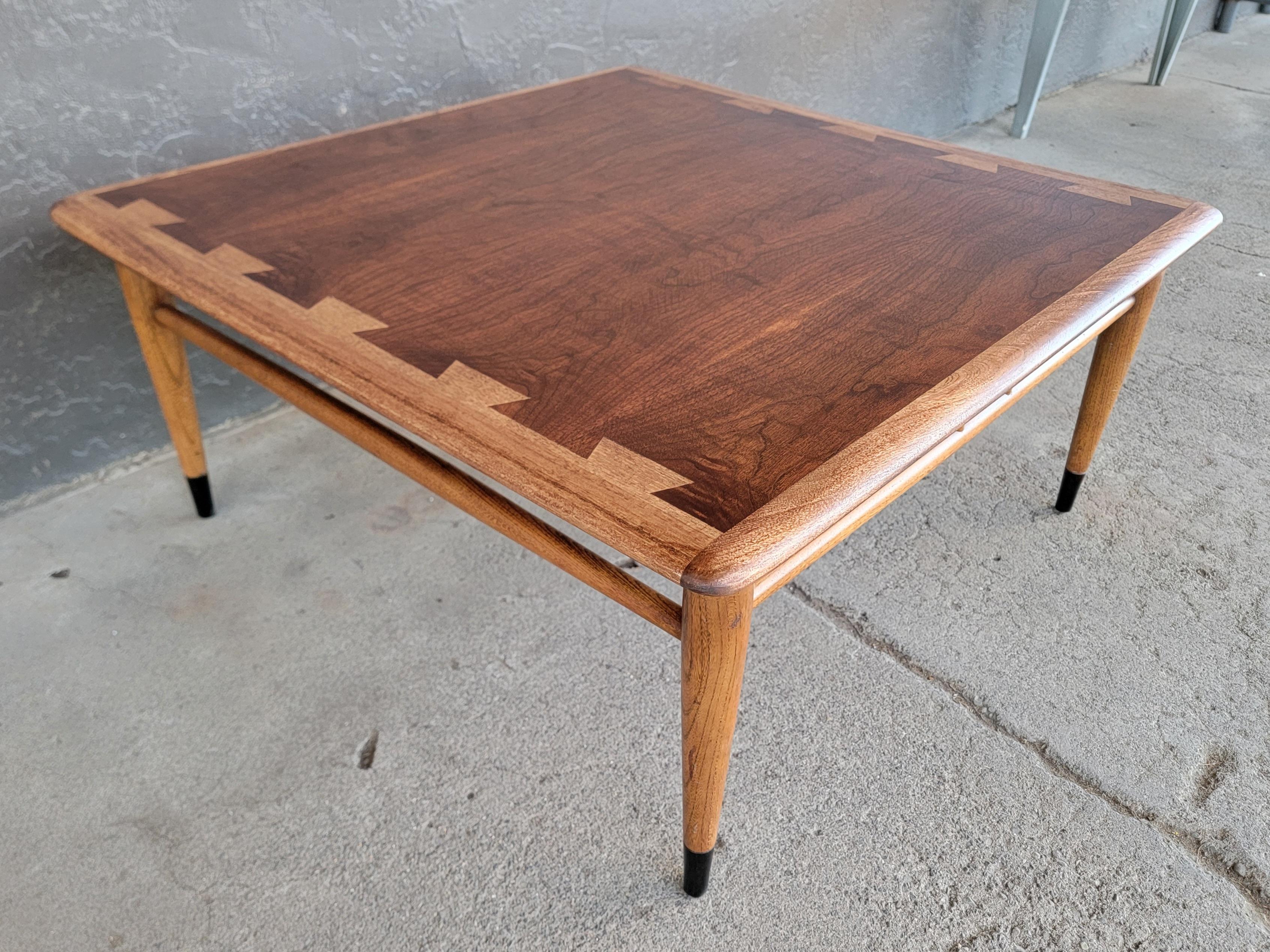Lane Acclaim Square Coffee or End Table In Good Condition In Fulton, CA