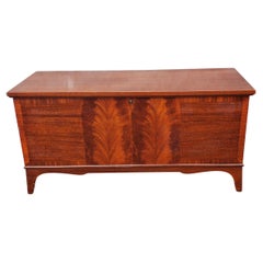 Lane Altavista Banded Flame Mahogany Cedar Chest, Circa 1960s