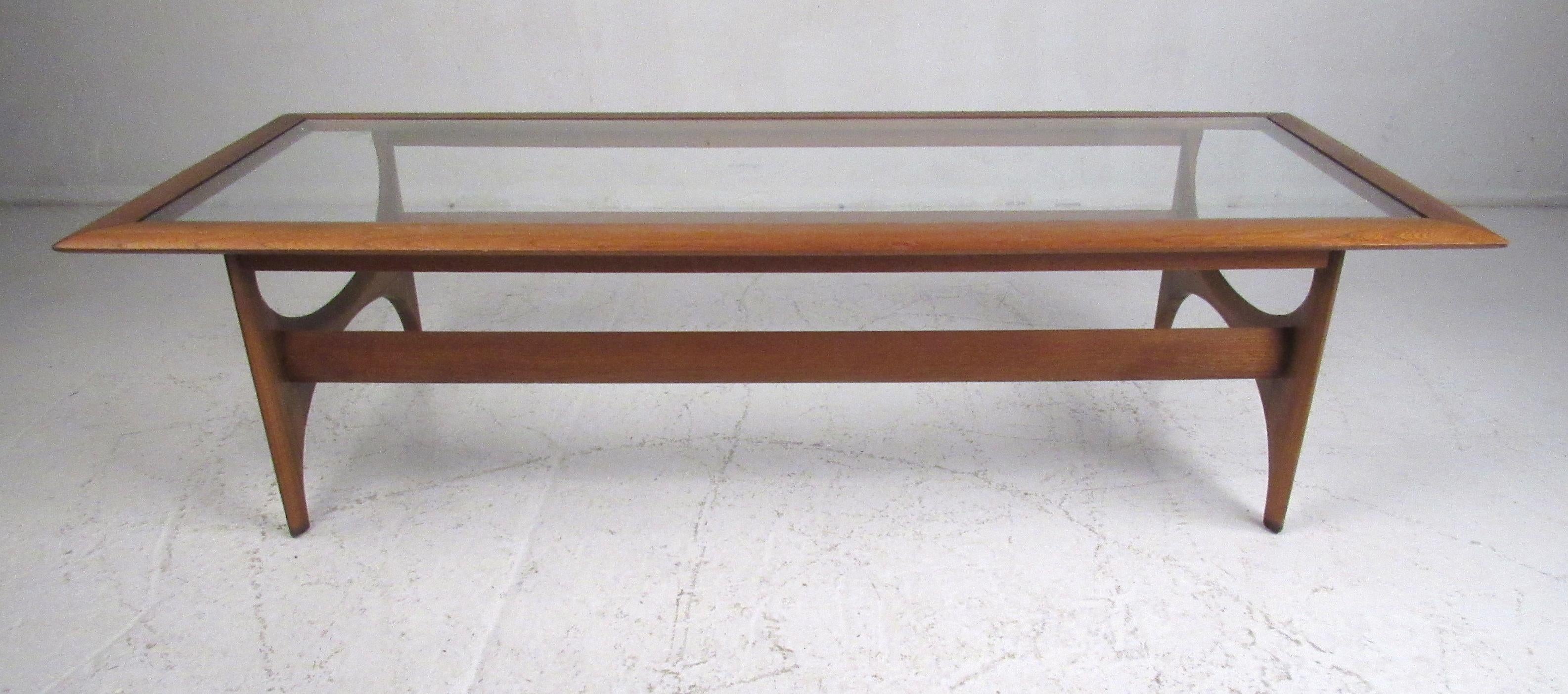 Mid-Century Modern Table Silhouette de Lane Furniture en vente