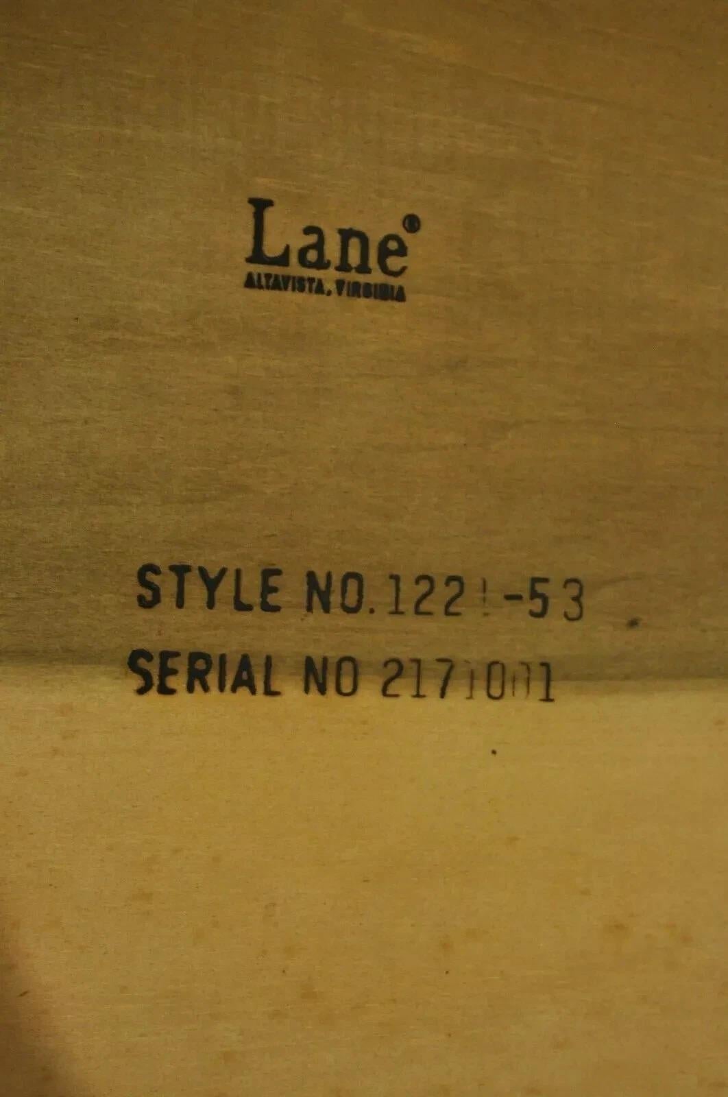 Lane's Altavista Mid Century Modern Walnut 2 Door Side Drum Cabinet End Table in vendita 3