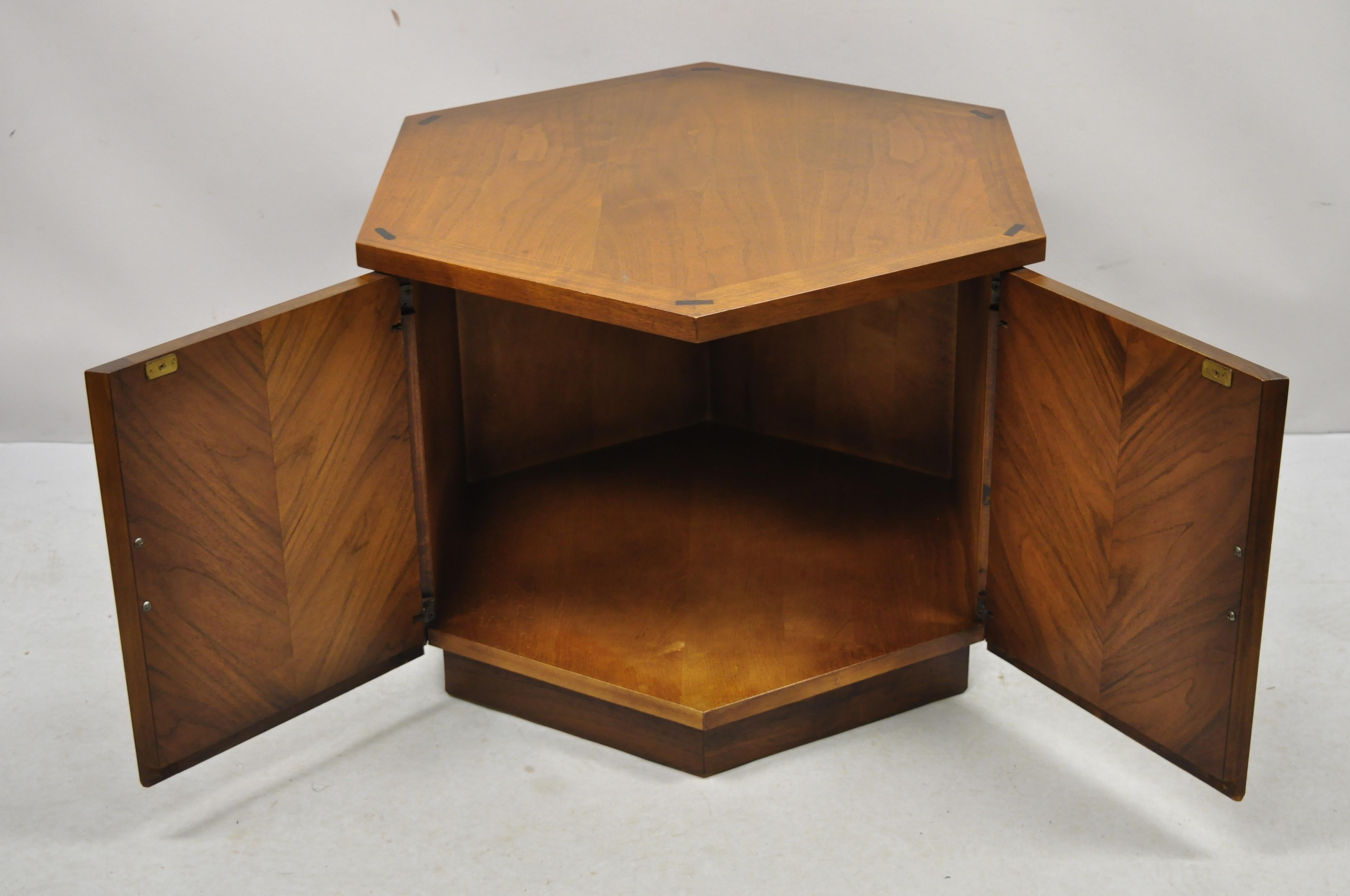 Lane Altavista Mid-Century Modern Walnut 2 Door Side Drum End Table Cabinet For Sale 4
