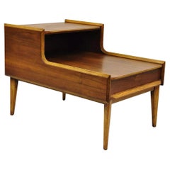 Lane's Altavista Mid Century Modern Walnut 2 Tier Step Up End Table Tavolino da salotto
