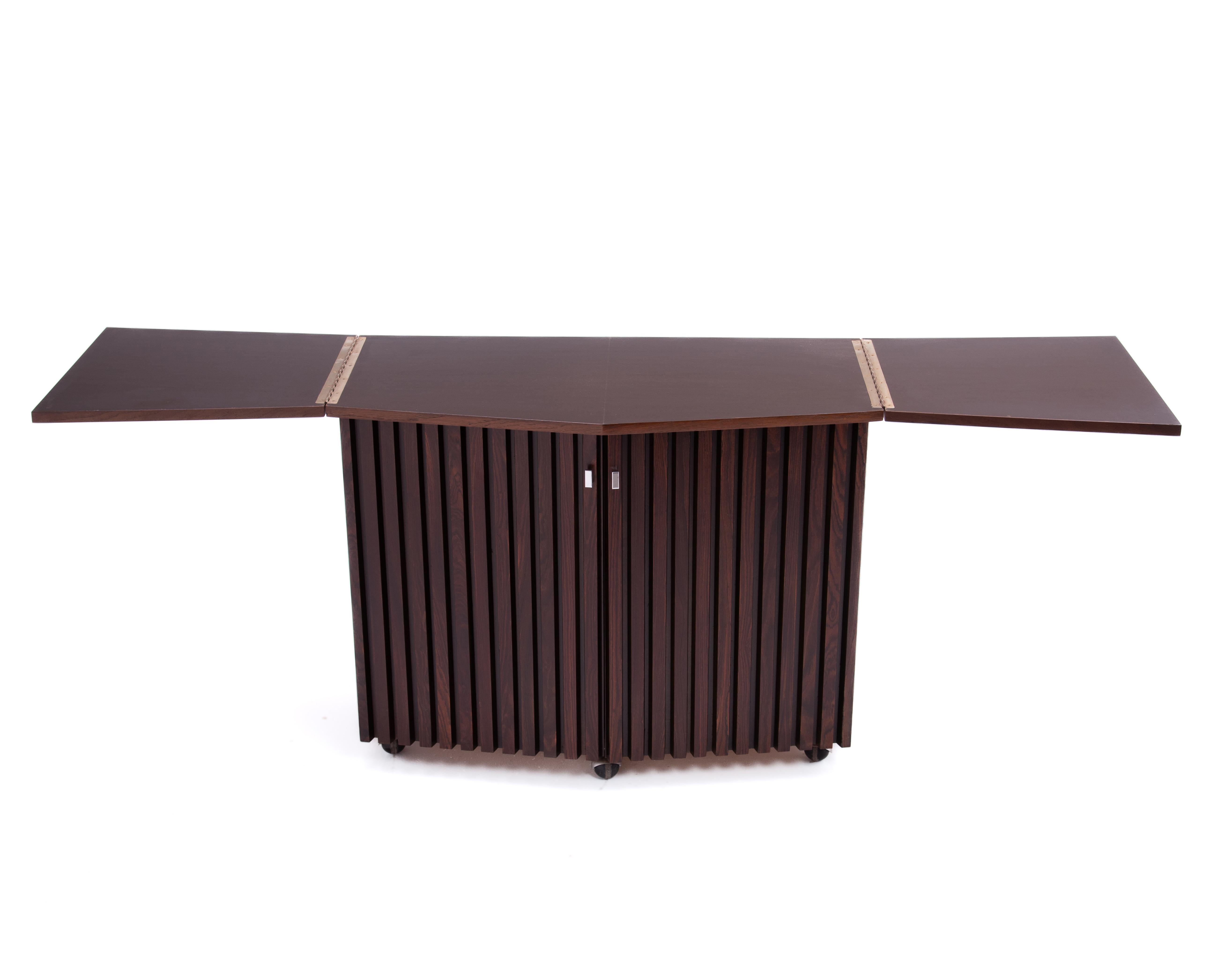Chrome Lane Altavista Mid Century Slatted Rosewood Walnut Bar Server Credenza Cabinet en vente