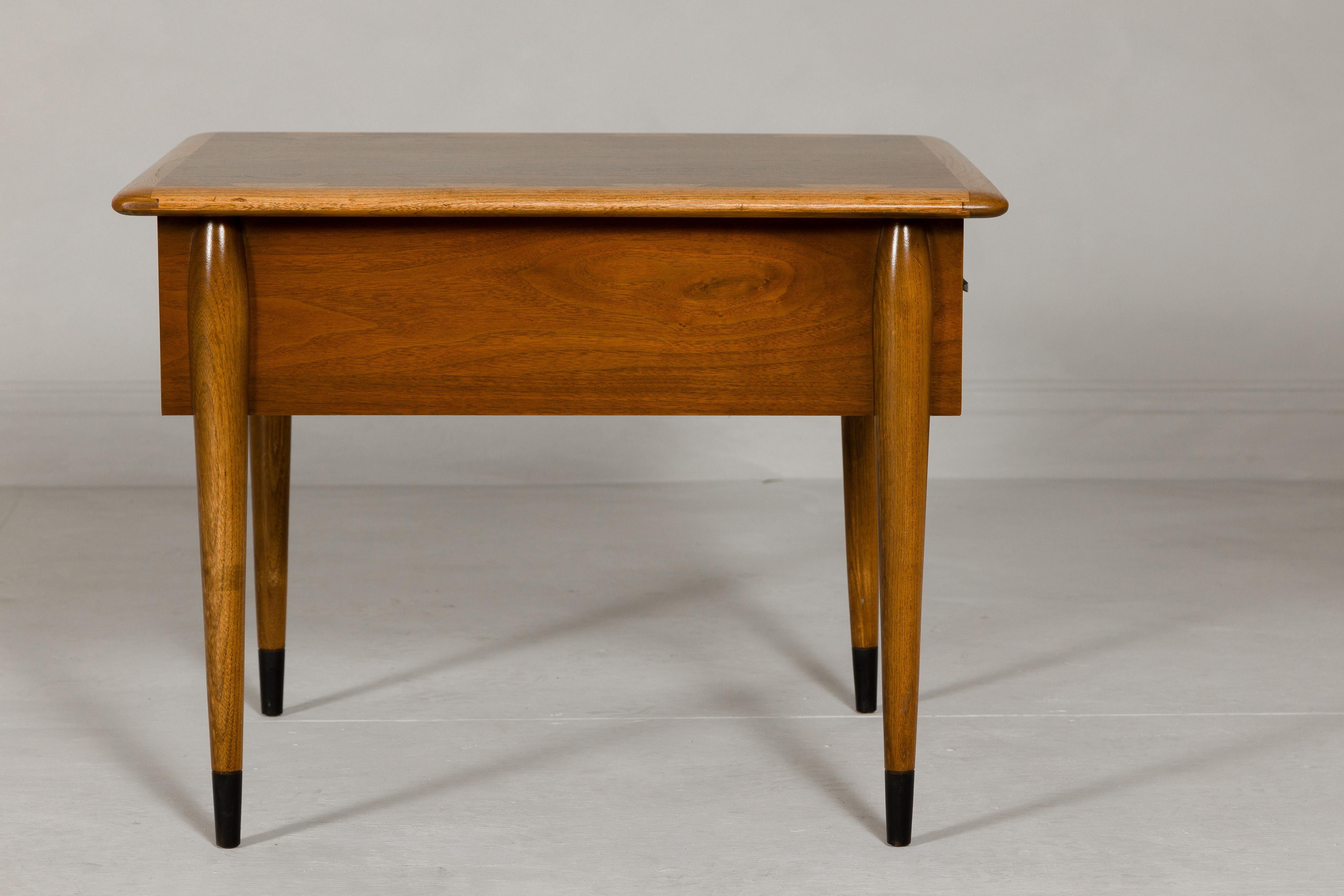 Table d'appoint Altavista du milieu du siècle dernier avec tiroir simple et pieds effilés en vente 7