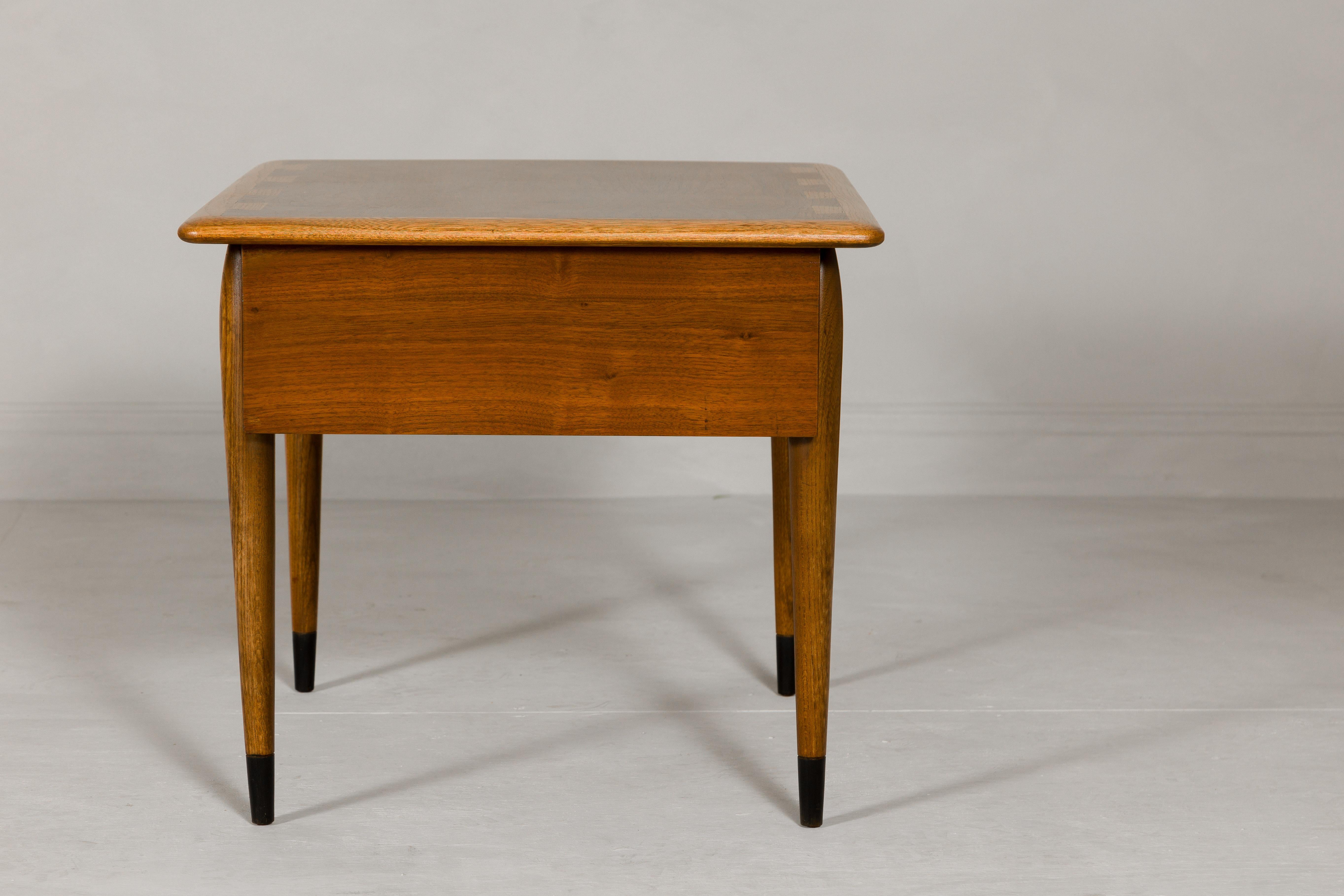 Table d'appoint Altavista du milieu du siècle dernier avec tiroir simple et pieds effilés en vente 8
