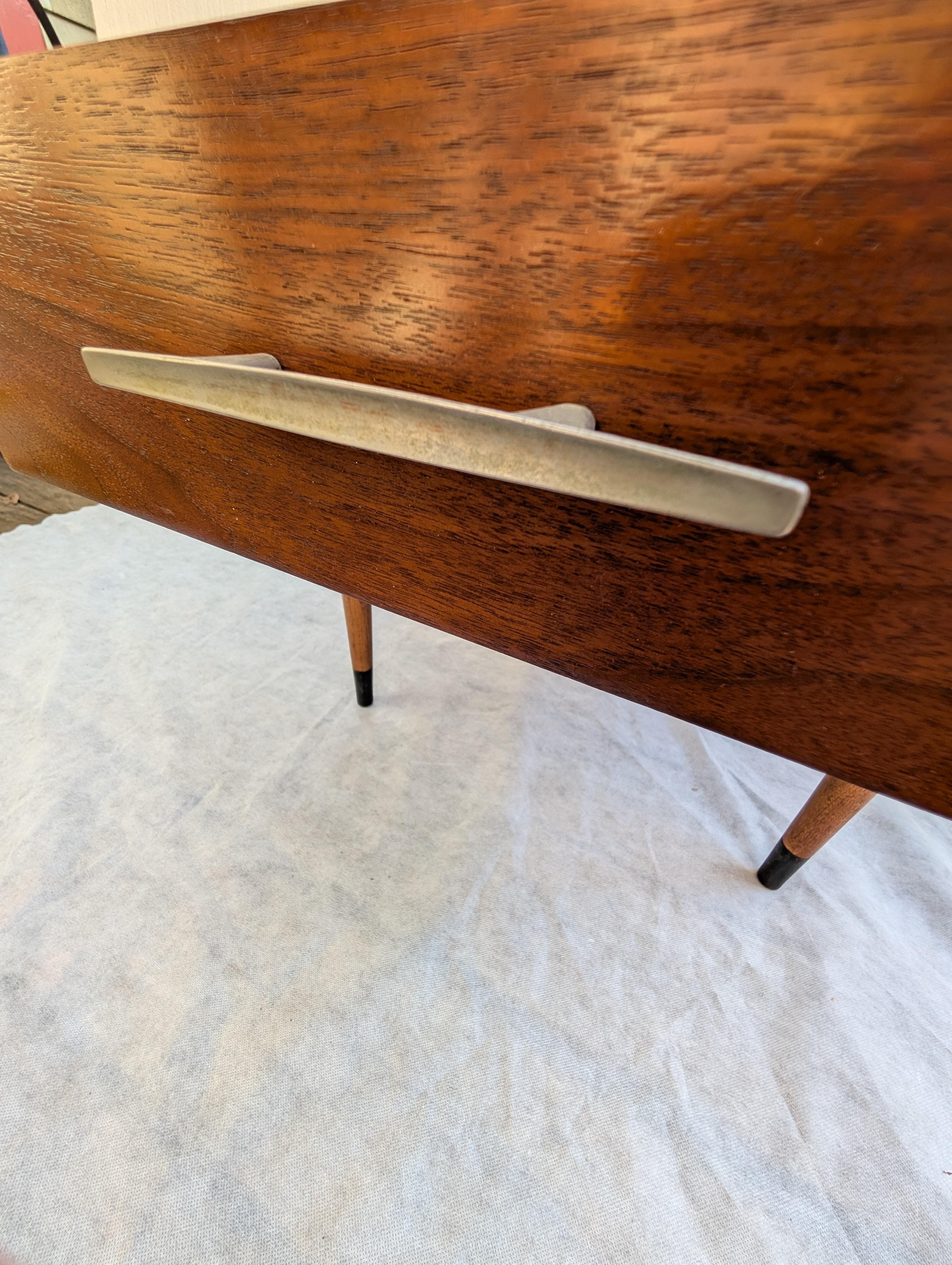 Lane Altavista one drawer dovetailed top side table For Sale 7