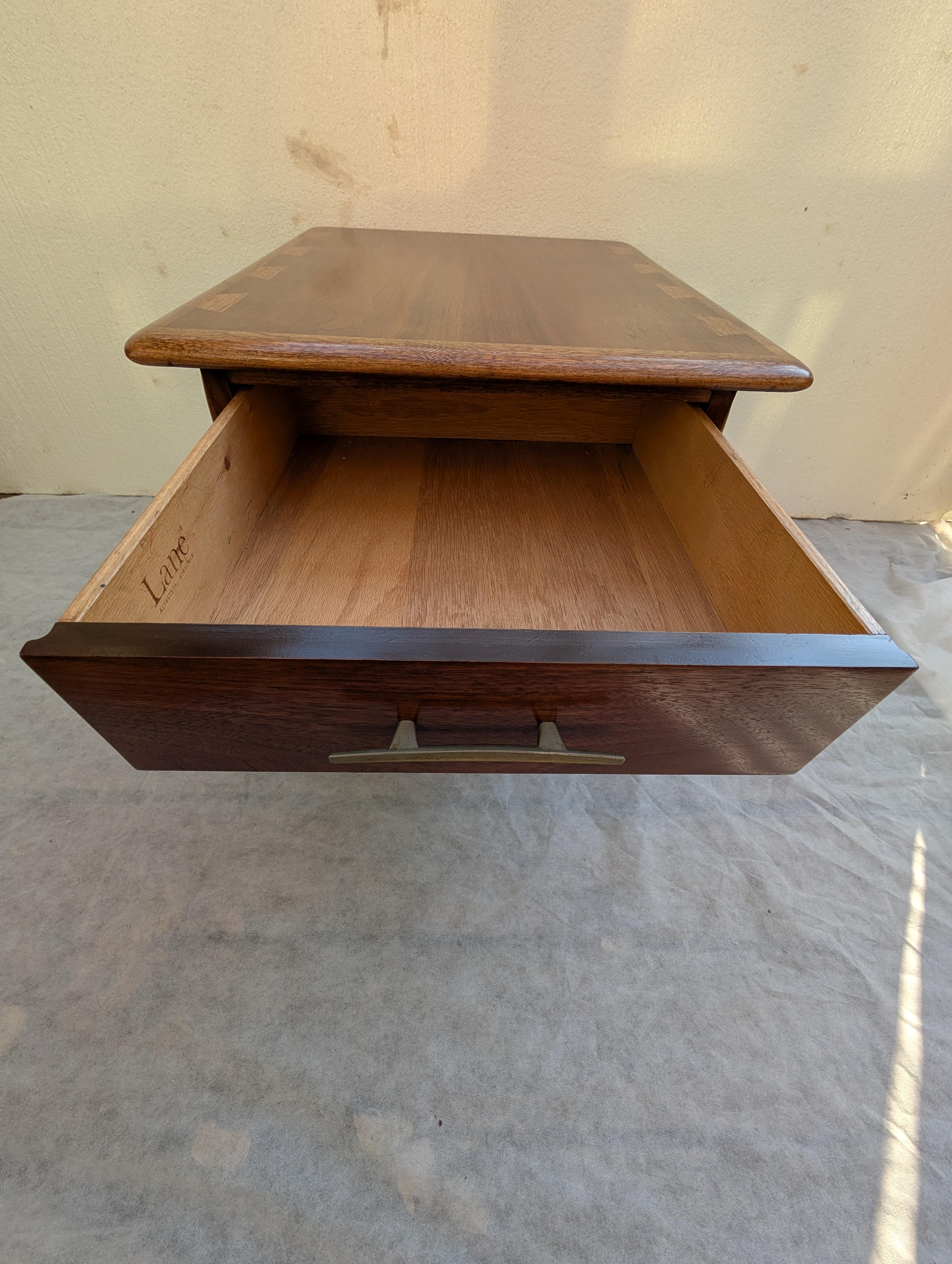 Lane Altavista one drawer dovetailed top side table For Sale 13