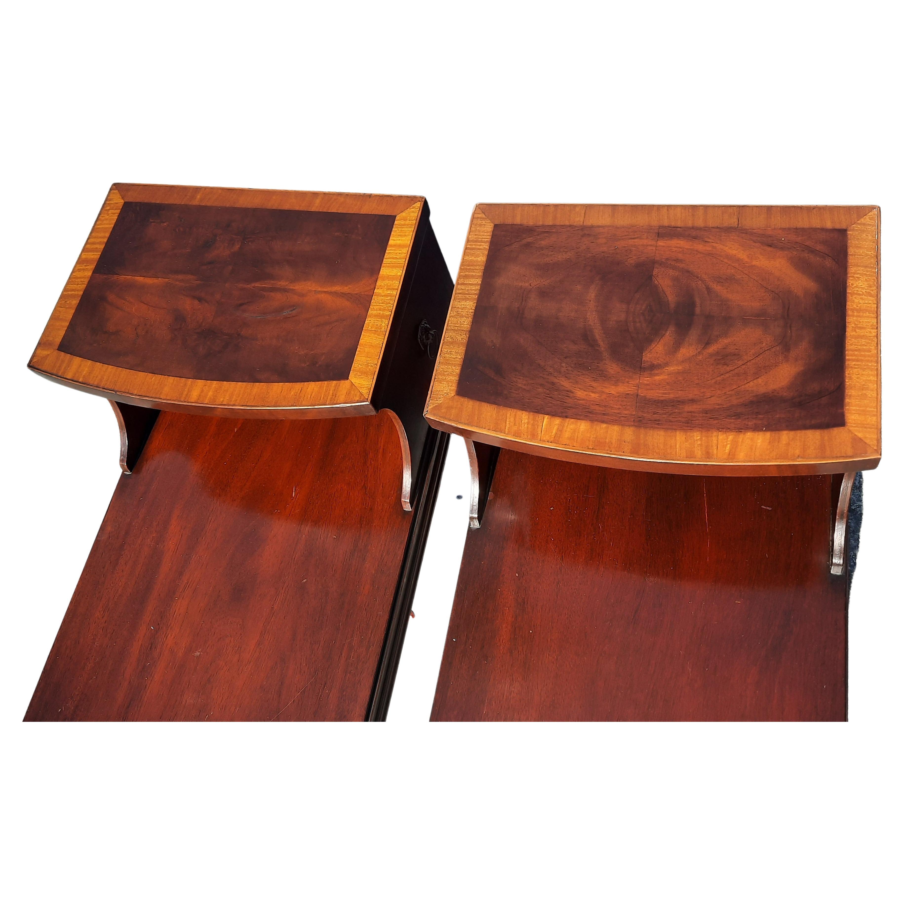 Lane Antique 2 Tier Step-Up Flame Mahogany Satinwood Banded Top Side Tables In Good Condition In Germantown, MD