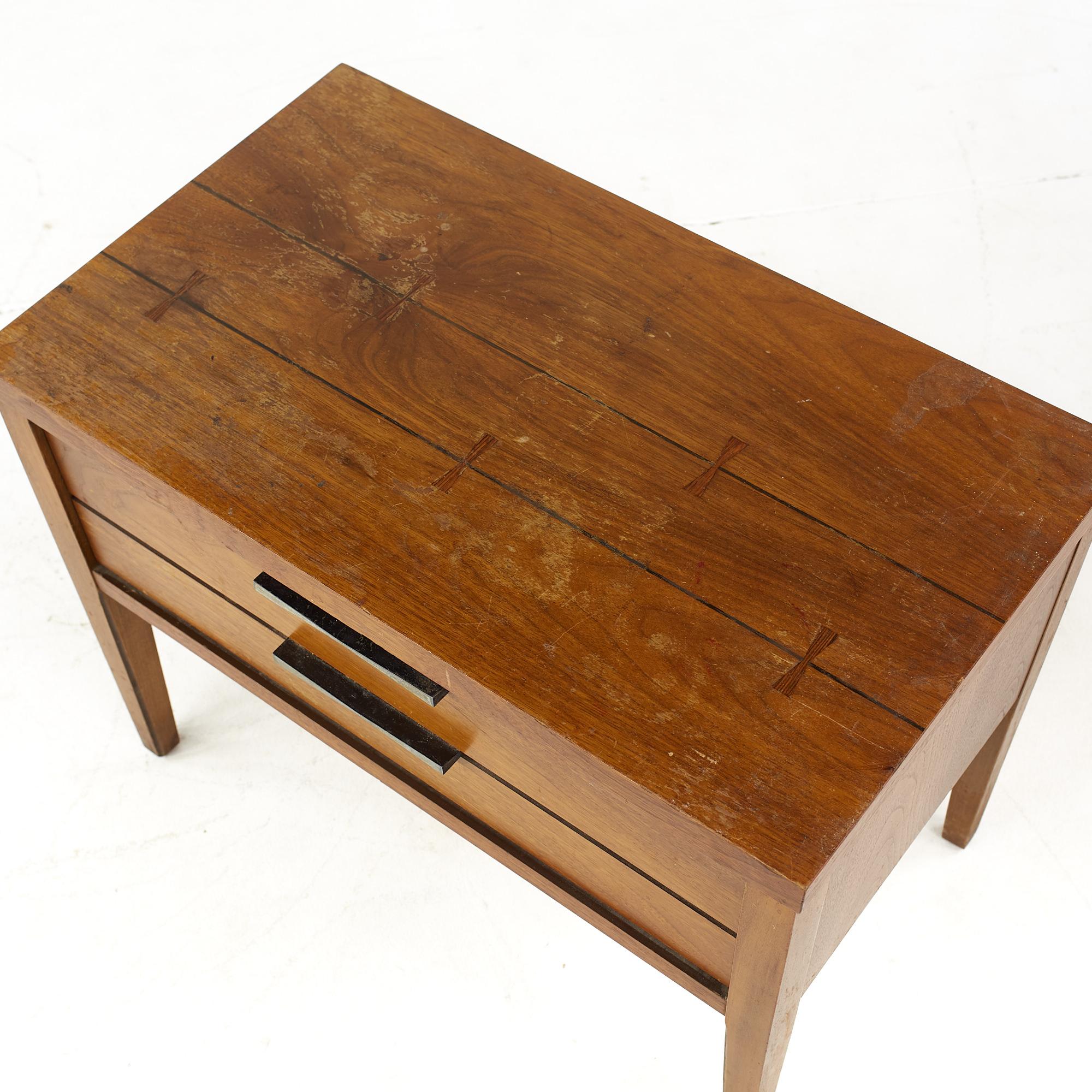 Lane Bowtie Tuxedo Mid Century Walnut Nightstand In Good Condition For Sale In Countryside, IL