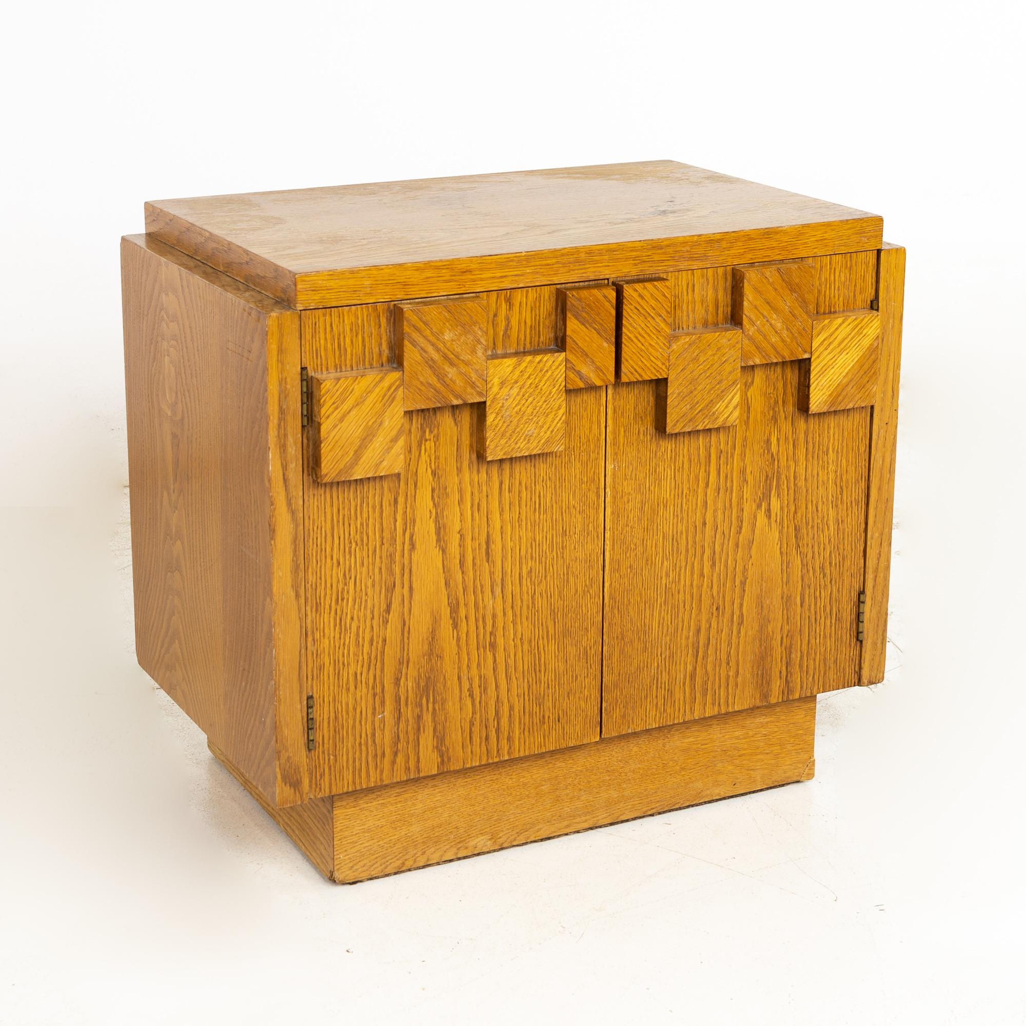 Lane Brutalist Mid Century Oak Nightstands, a Pair In Good Condition In Countryside, IL