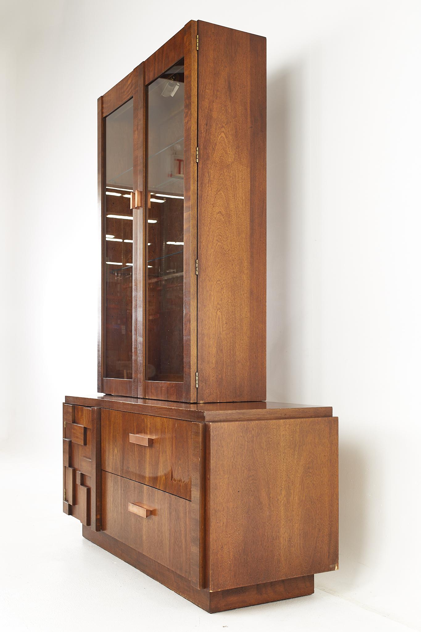 Lane Brutalist Mid Century Offset Walnut Buffet and Hutch In Good Condition In Countryside, IL
