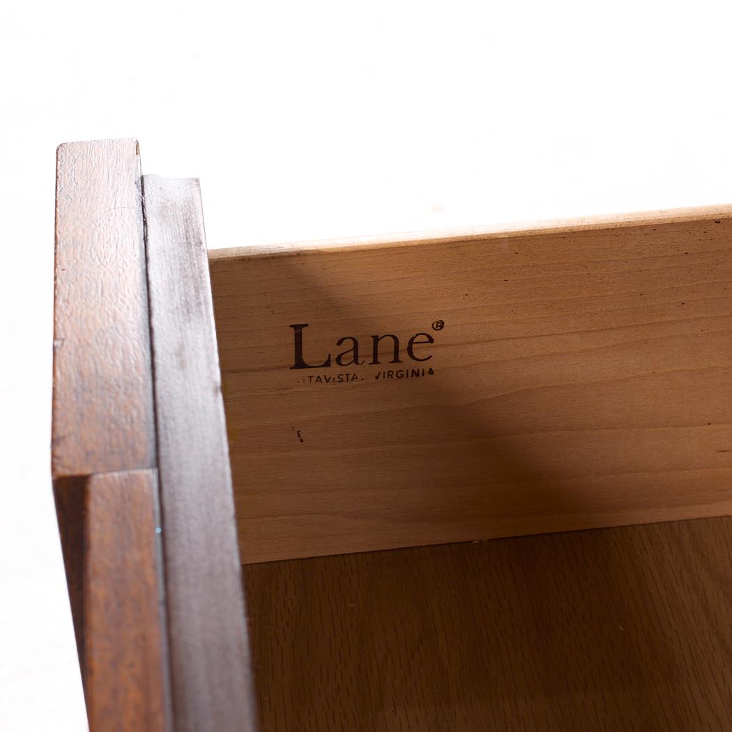Lane Brutalist Mid Century Highboy Armoire Dresser en noyer en vente 4