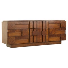 Lane Brutalist Mid-Century Lowboy Dresser en noyer