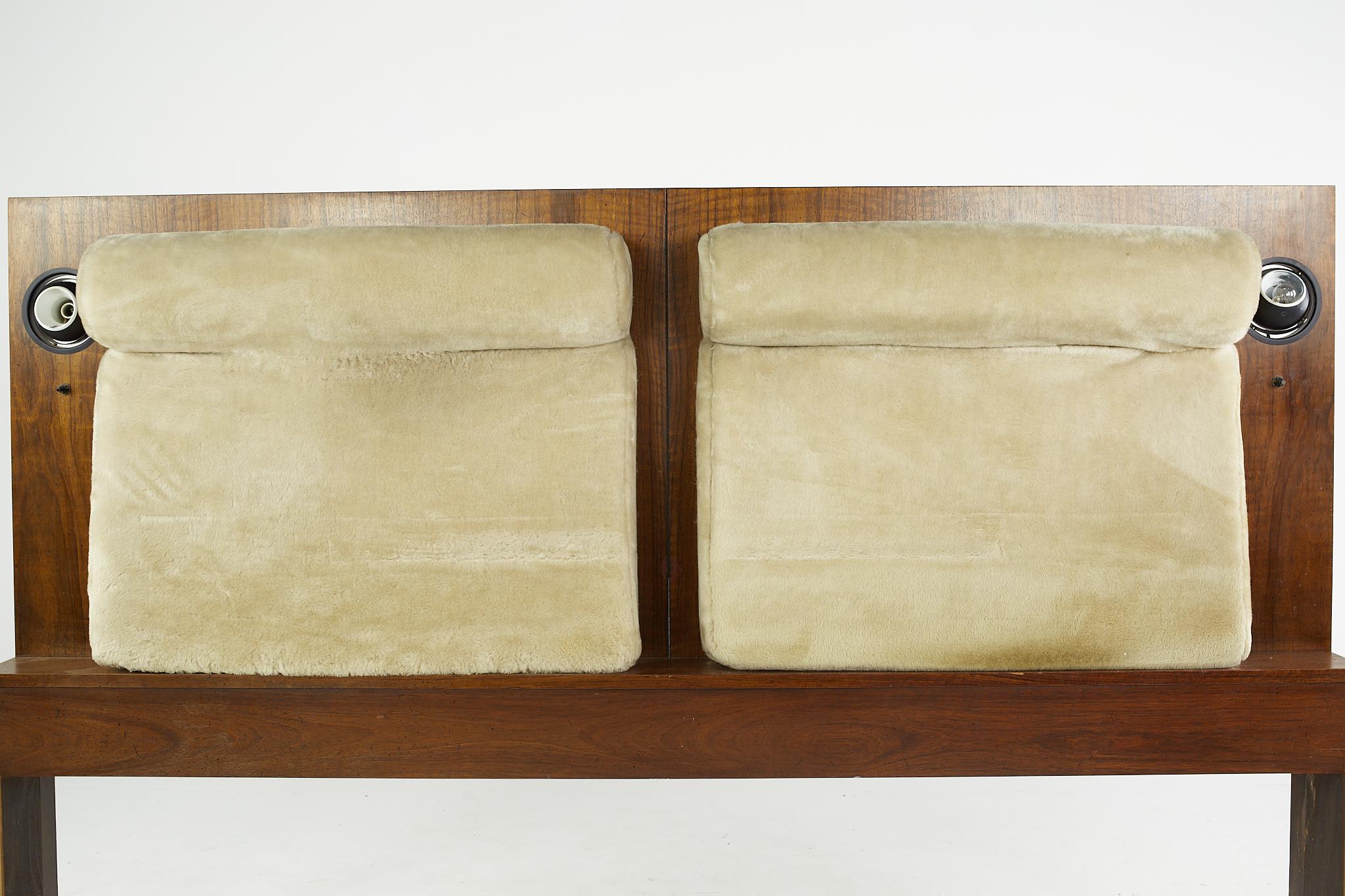 Lane Brutalist Mid Century Walnut Upholstered King Headboard with Lights In Good Condition For Sale In Countryside, IL