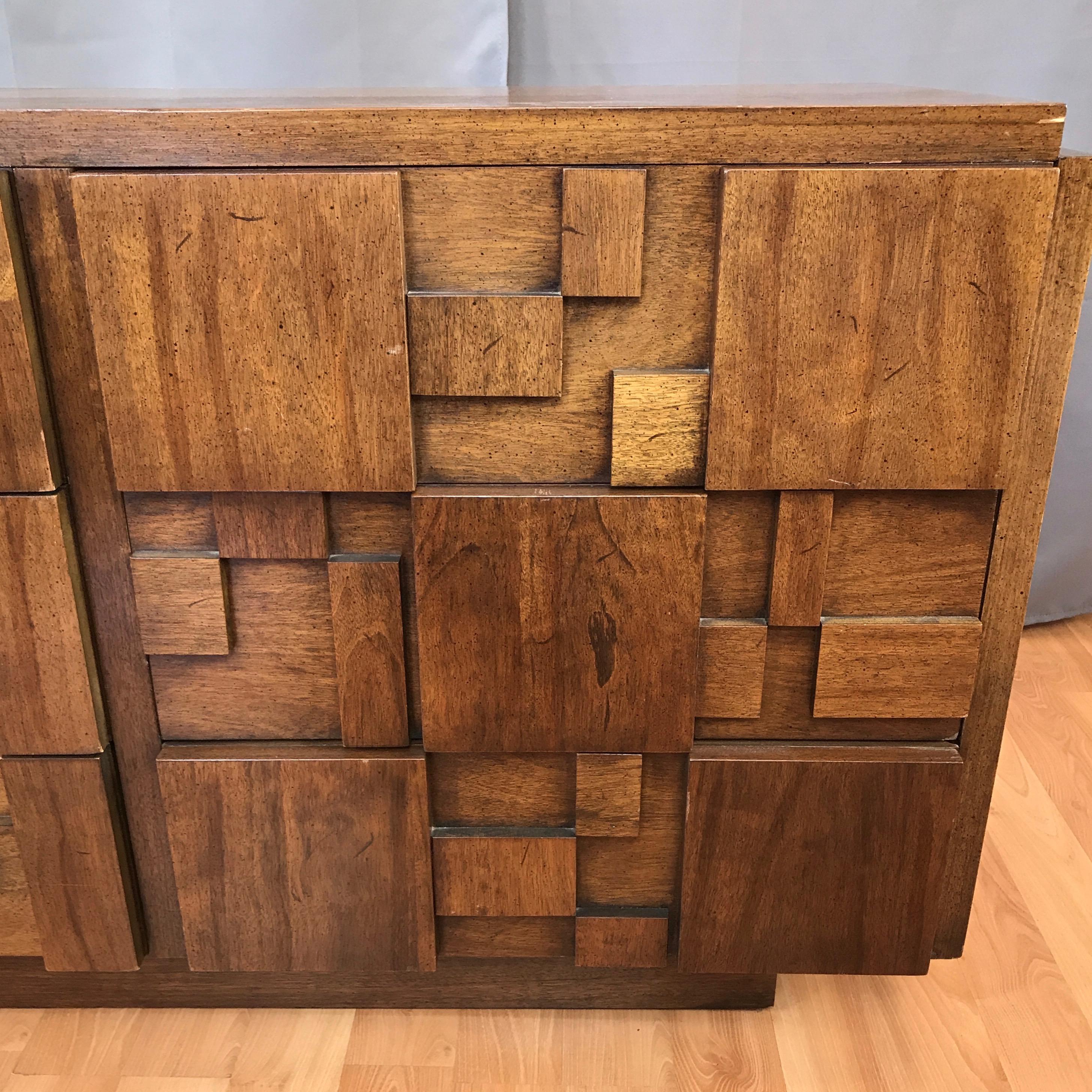Lane Brutalist Mosaic Walnut Nine-Drawer Dresser (Holz)