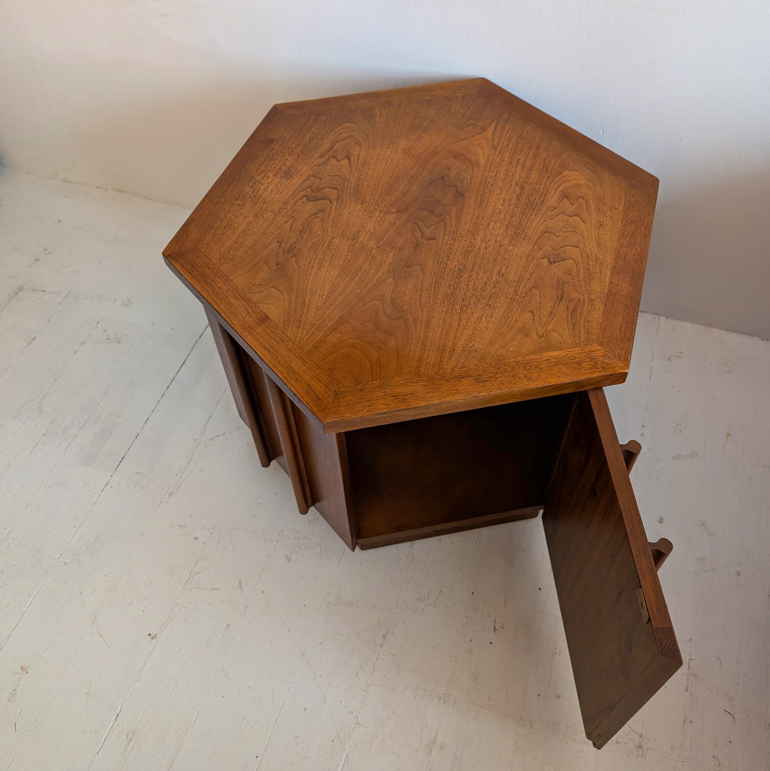 Lane brutalist walnut hexagonal end table/cabinet with storage, midcentury For Sale 3
