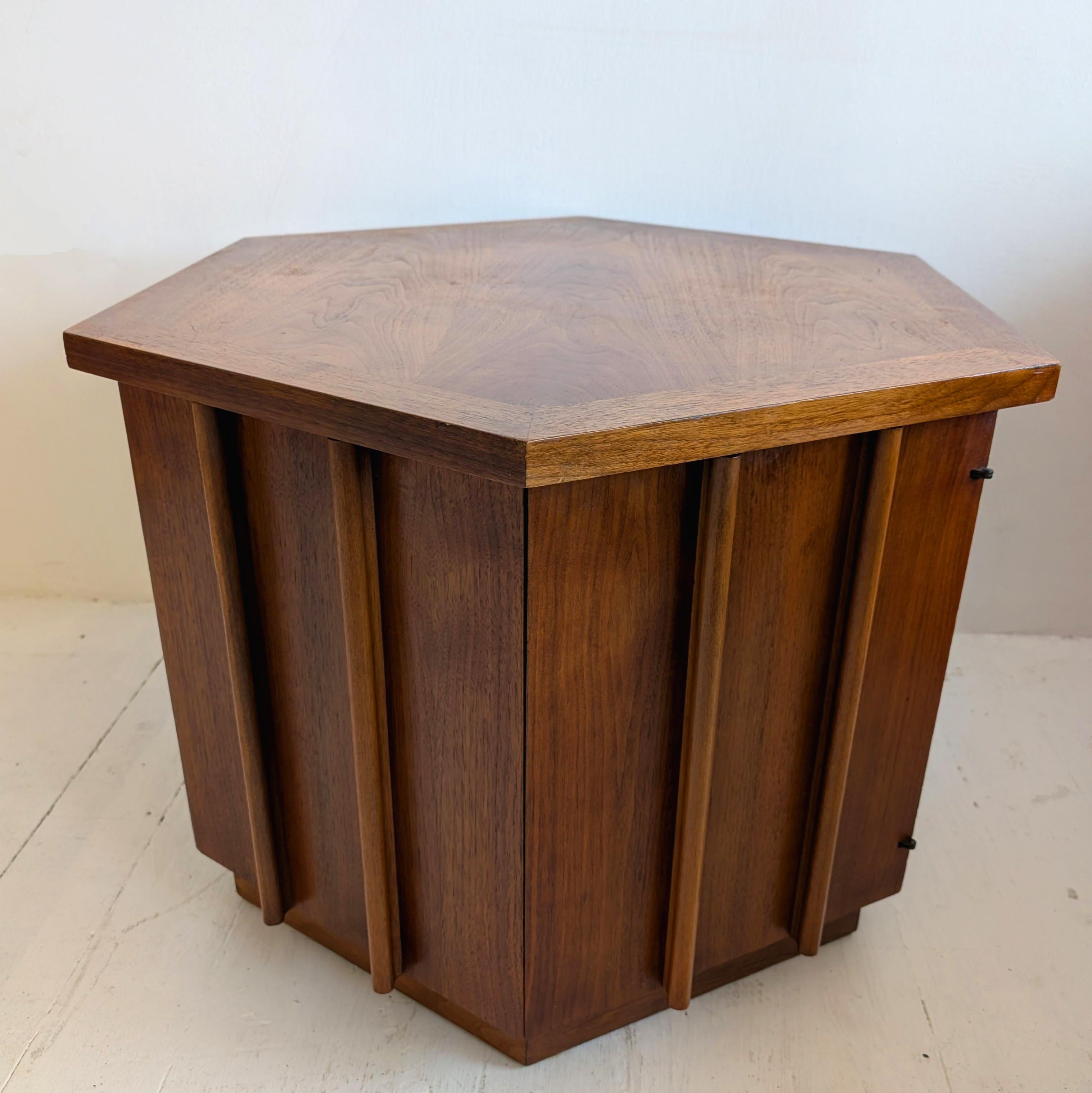 Late 20th Century Lane brutalist walnut hexagonal end table/cabinet with storage, midcentury For Sale