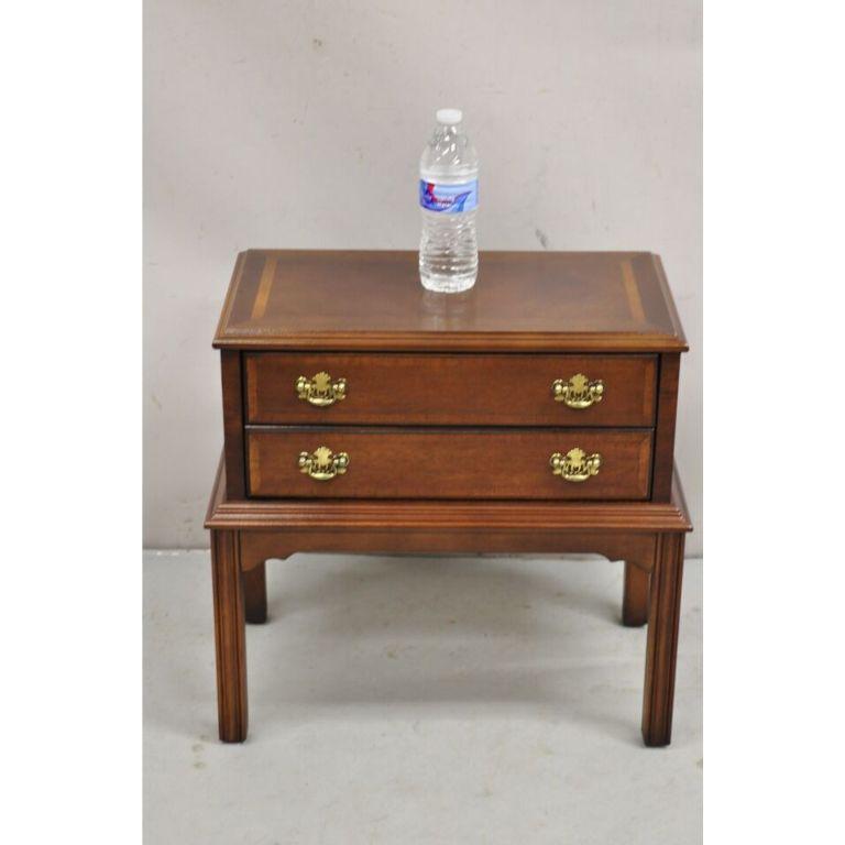 Lane Chippendale Style Banded Mahogany Wood 2 Drawer Small Side Table Chest. Item features solid brass hardware, nice small size, 2 dovetailed drawers, quality American craftsmanship. Circa late 20th Century. Measurements: 20.5