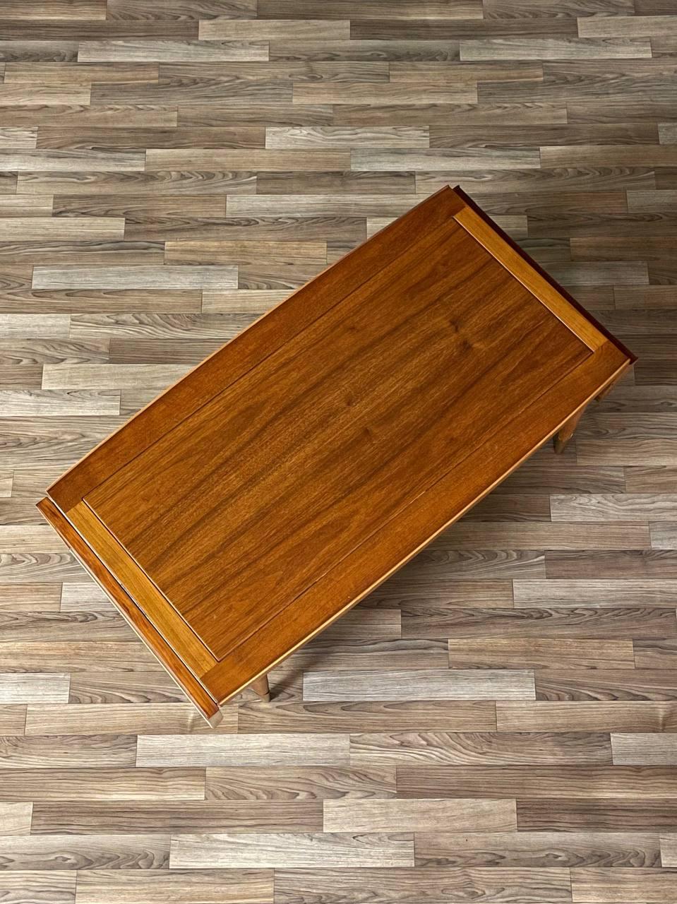 Lane “Copenhagen” Walnut Drop Leaf Coffee Table / Bench In Good Condition For Sale In Los Angeles, CA