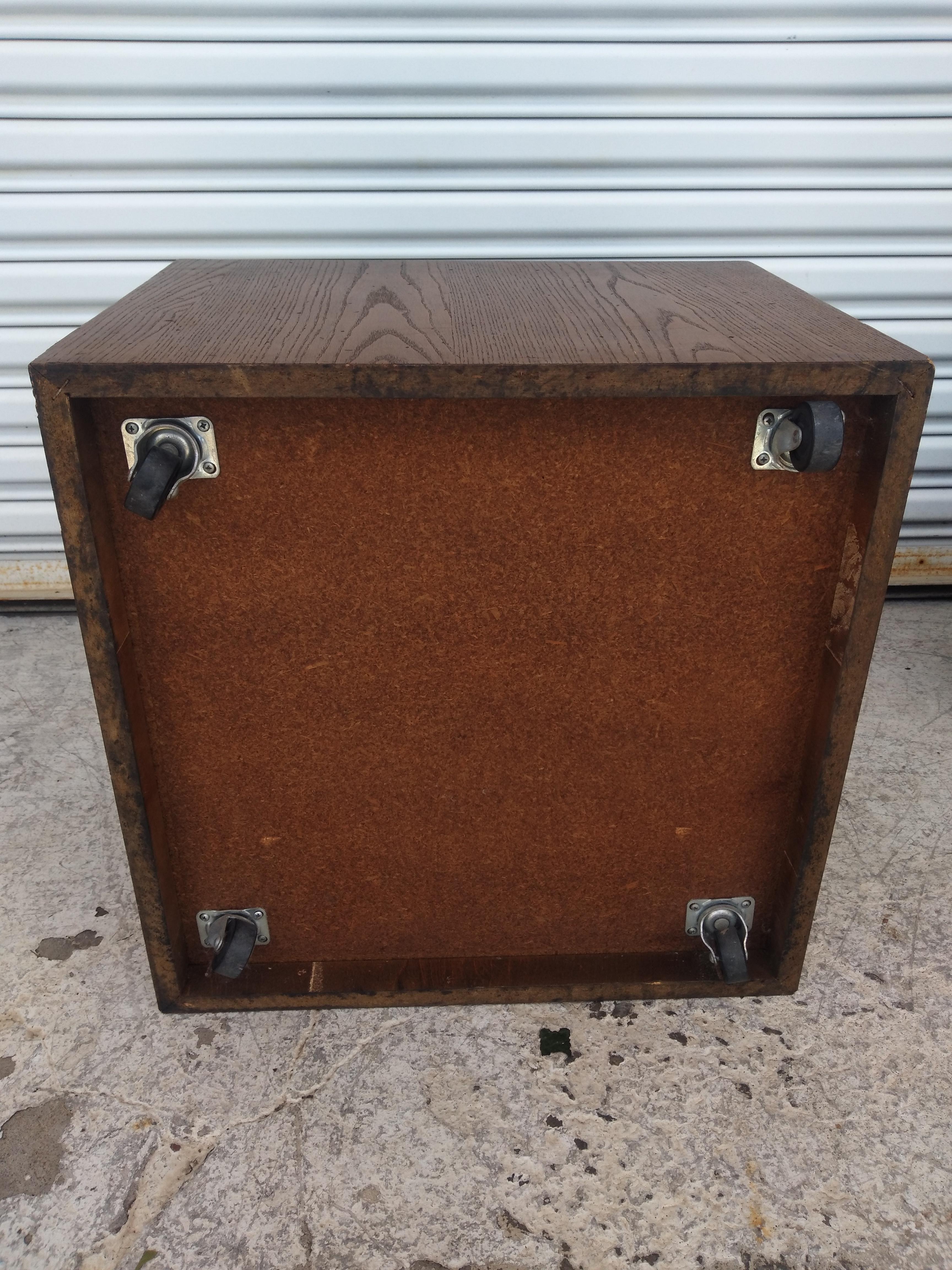 20th Century Lane Cube End Table/Stools on Casters For Sale