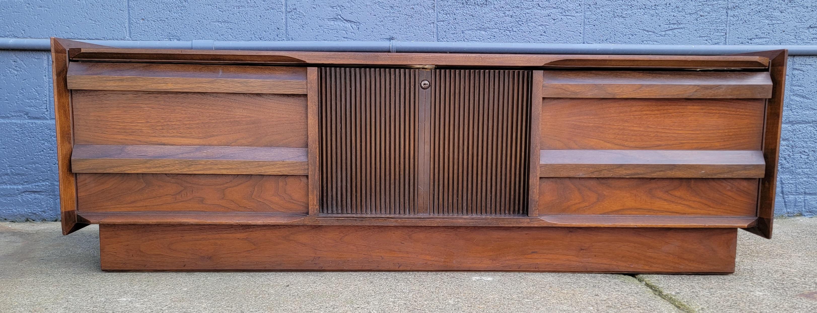 Walnut Lane Furniture  First Edition Cedar Blanket Chest For Sale