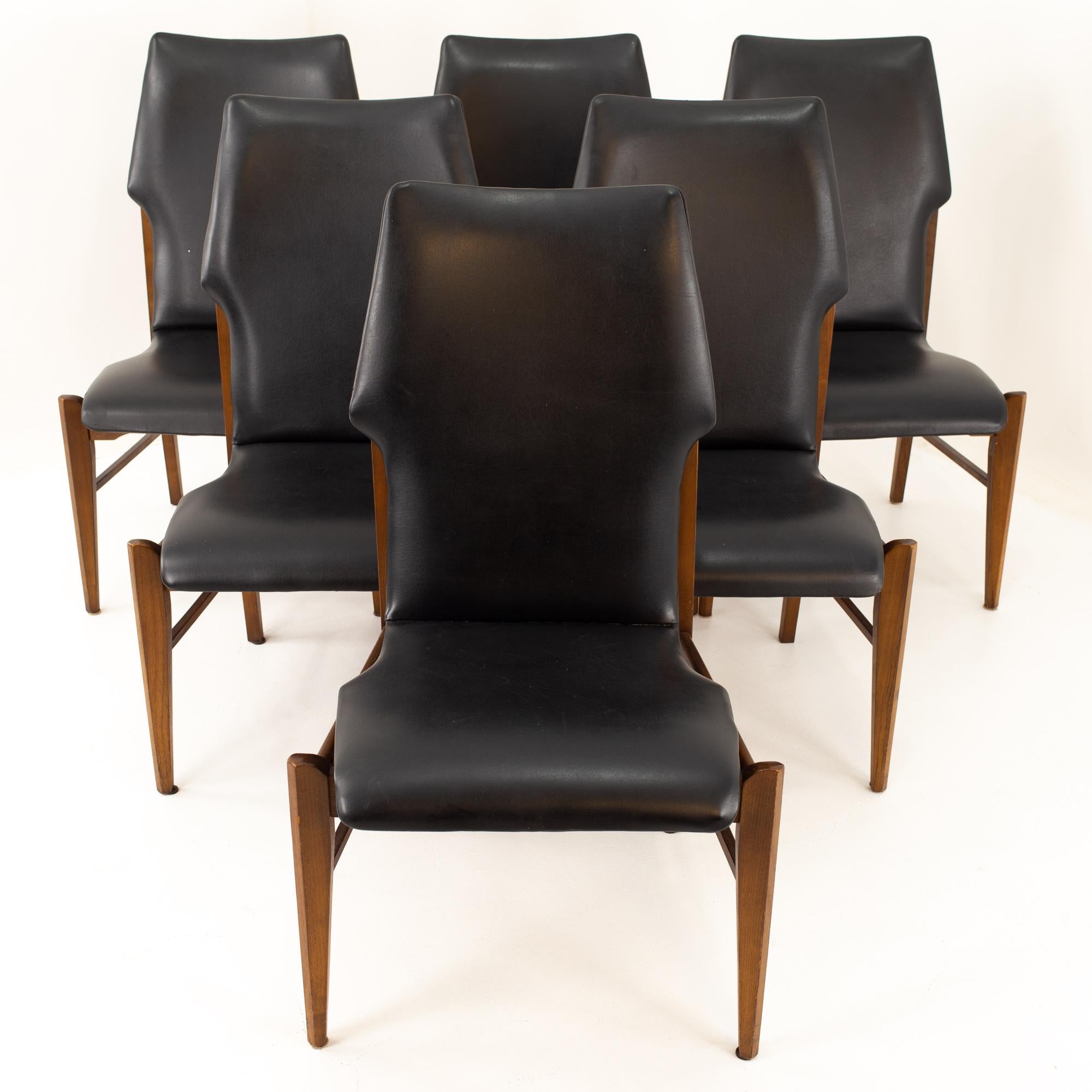 Lane first edition mid century dining chairs - set of 6

Each chair measures: 19 wide x 20 deep x 39 high with a seat height of 17 and arm height of 25 inches; the chair clearance is 20.5 inches

?All pieces of furniture can be had in what we