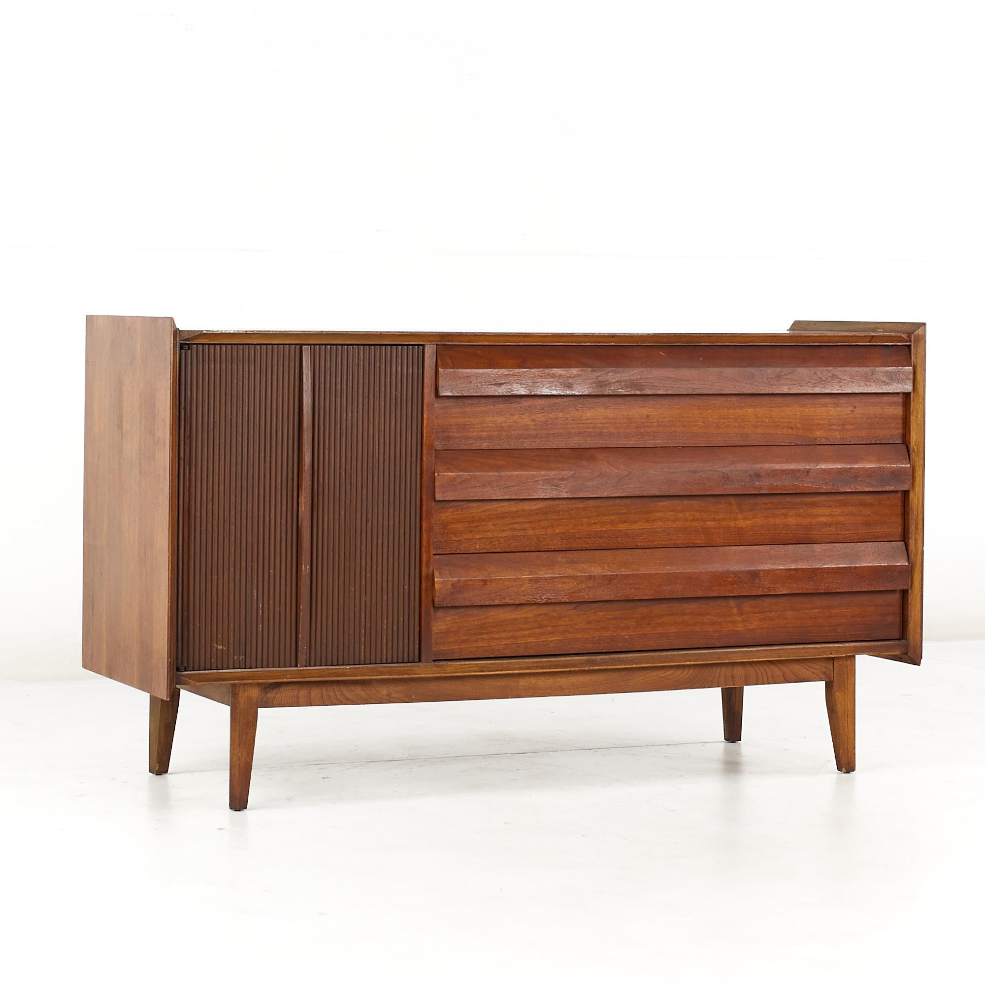 Lane First Edition Mid Century Walnut Buffet and Hutch For Sale 1